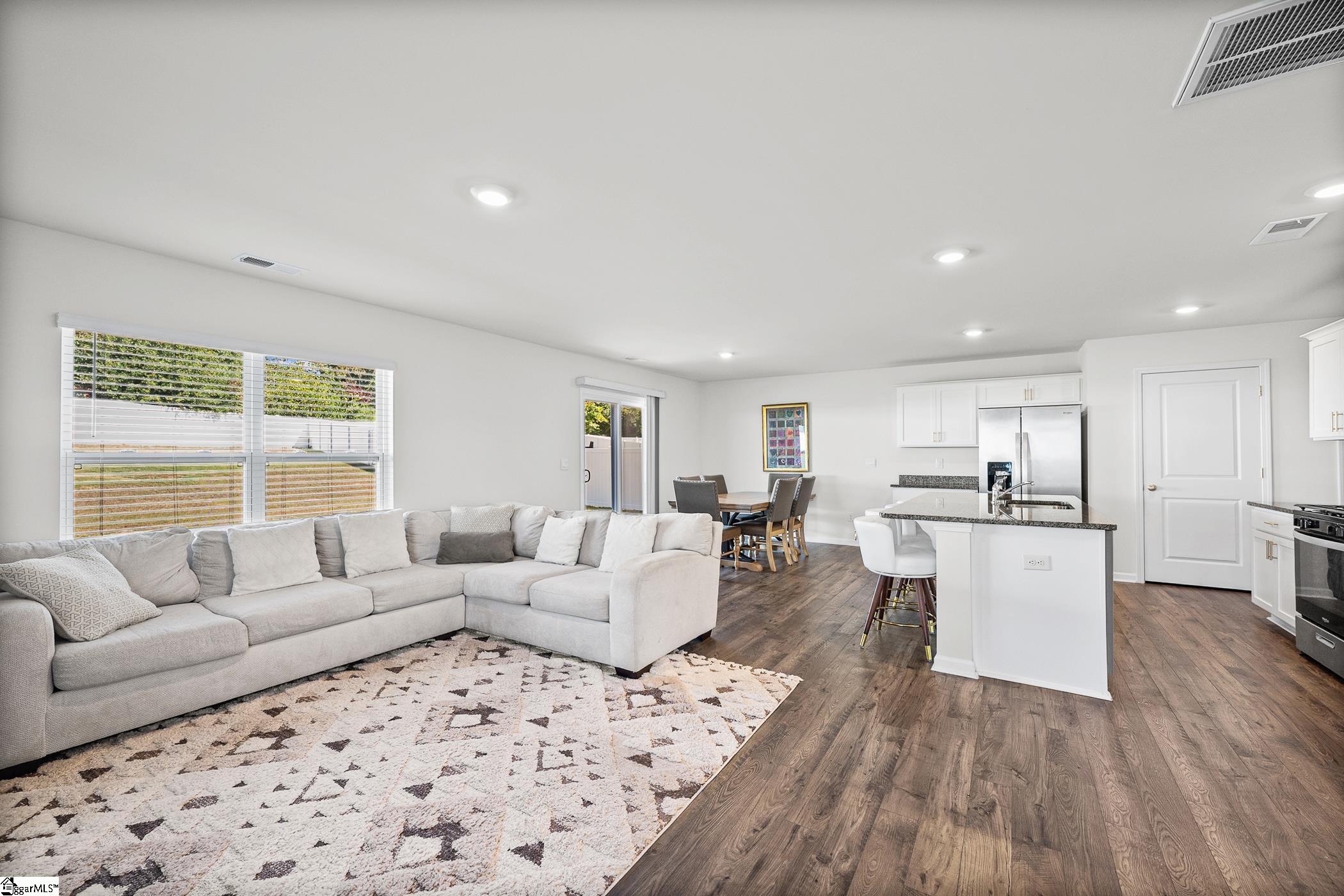 577 Evaleigh Street Property Photo 4