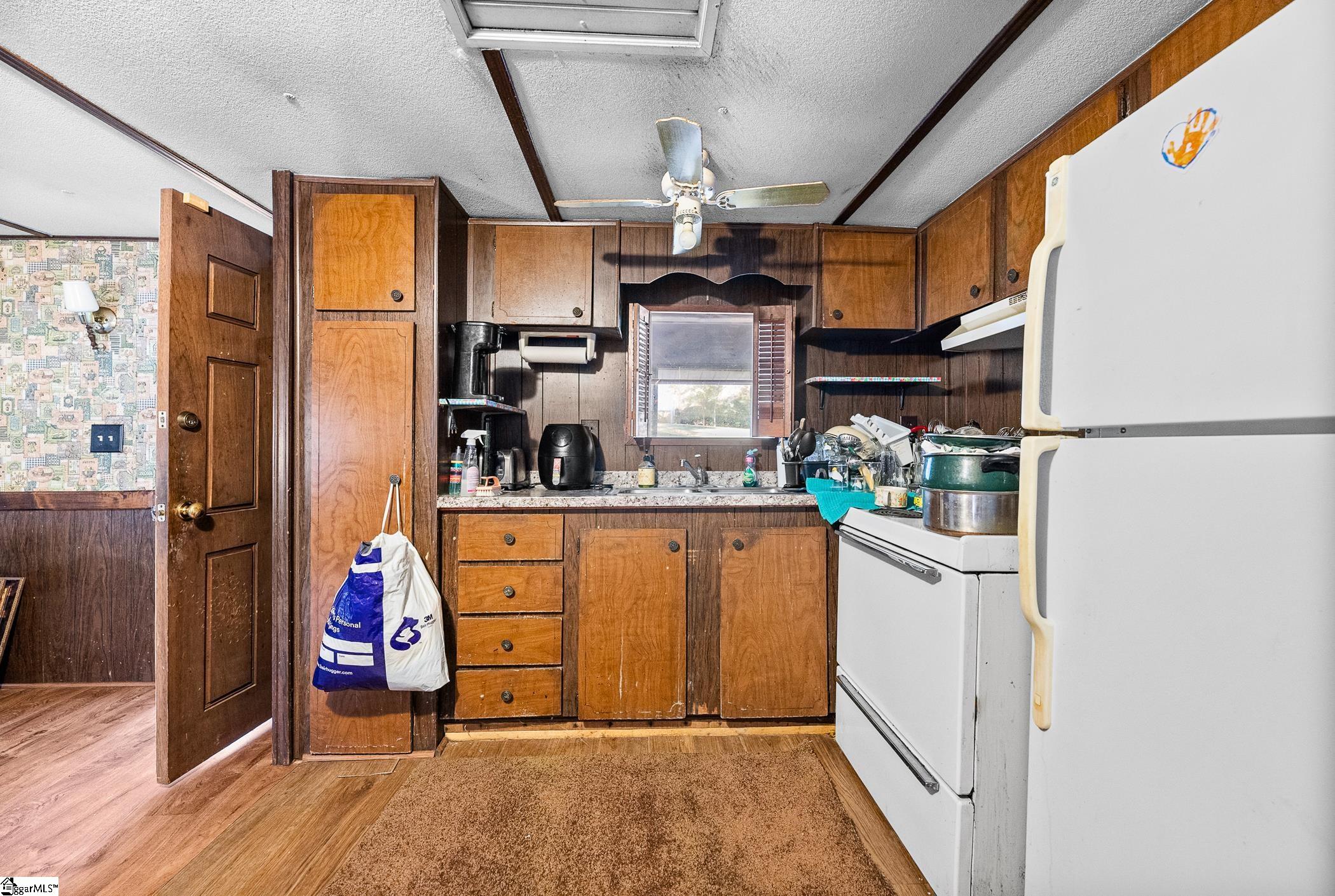 306 S Lakeview Drive Property Photo 9