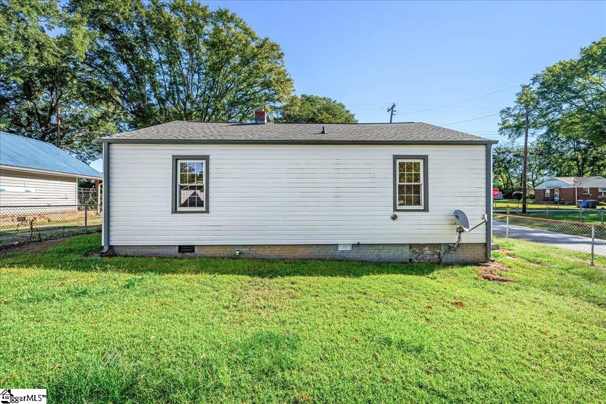 101 Bradley Street Property Photo 28