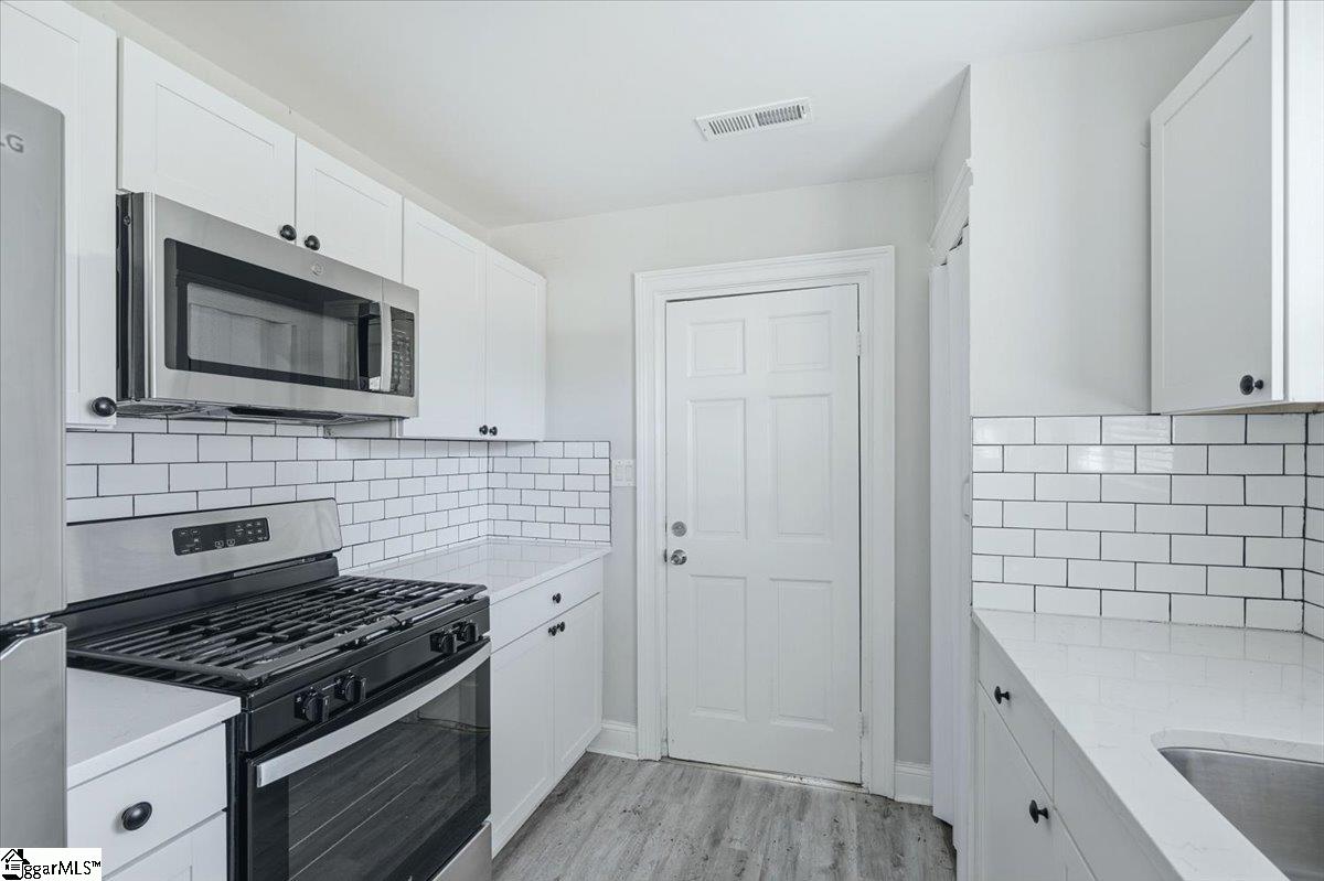 611 Gardner Street Property Photo 7