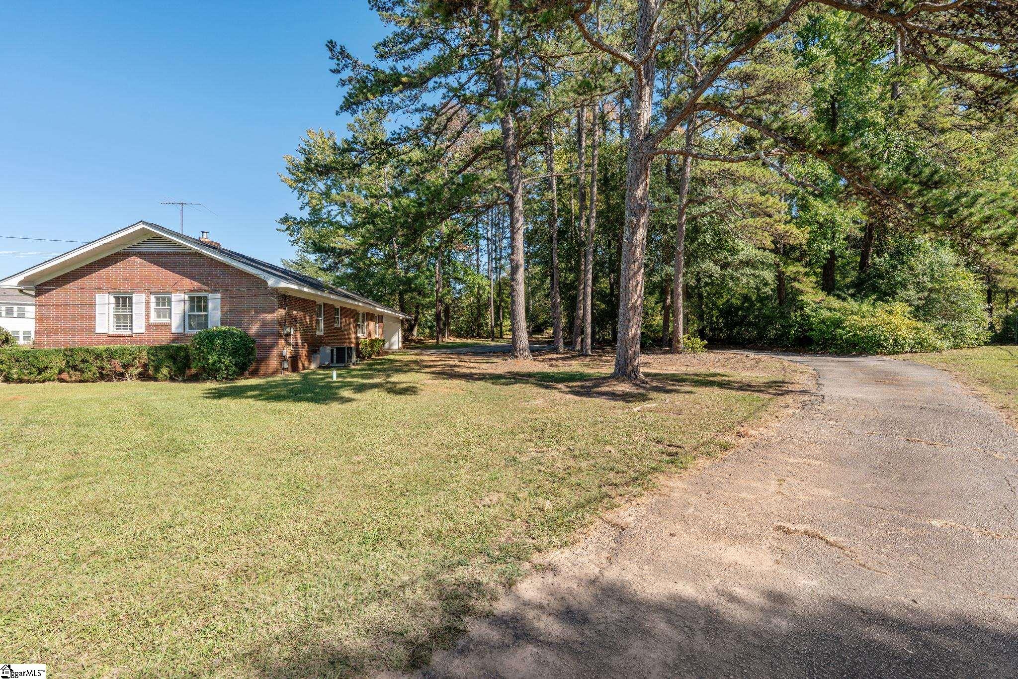 101 Dalewood Drive Property Photo 3