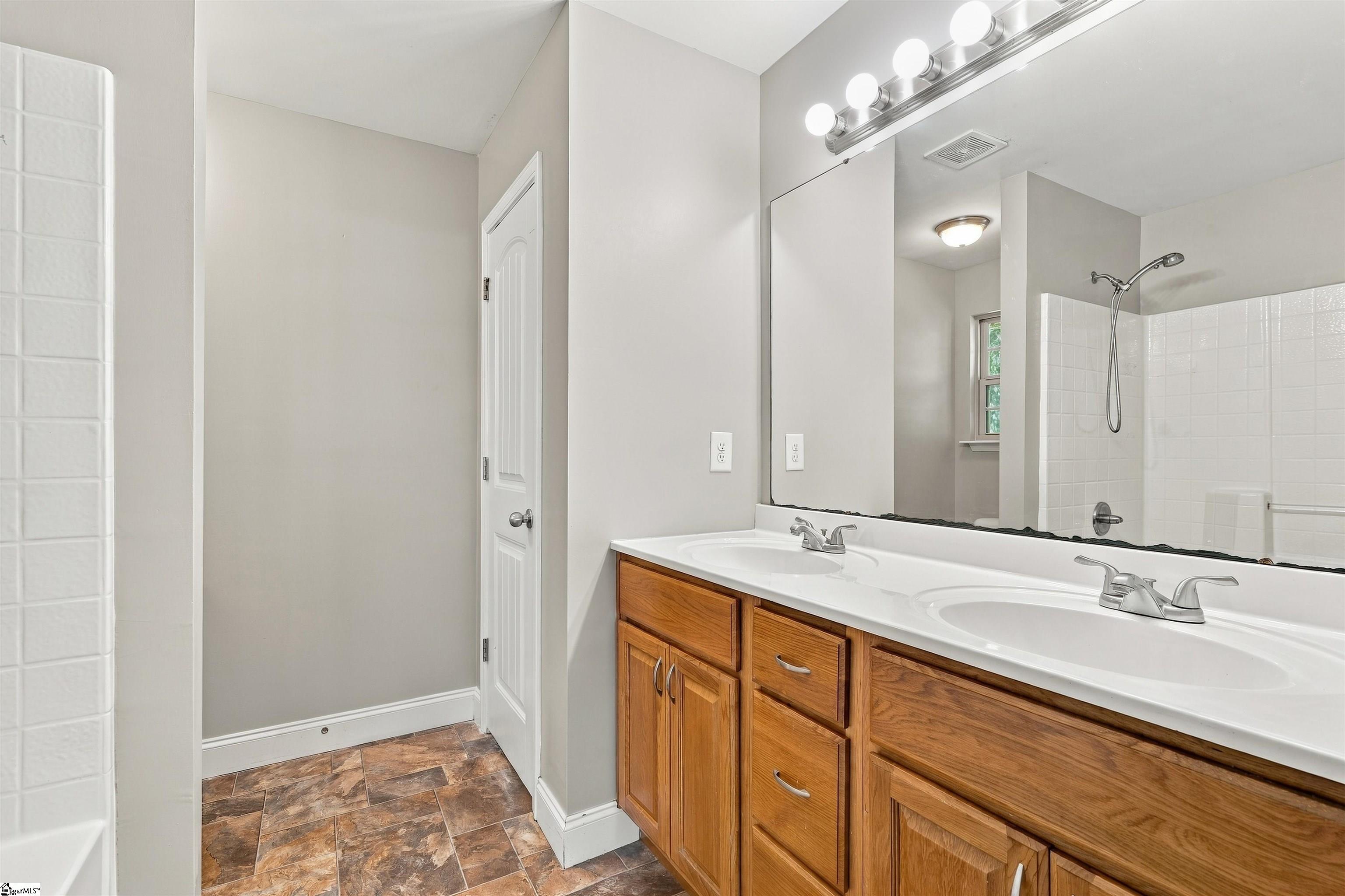 5 Bellerive Place Property Photo 22