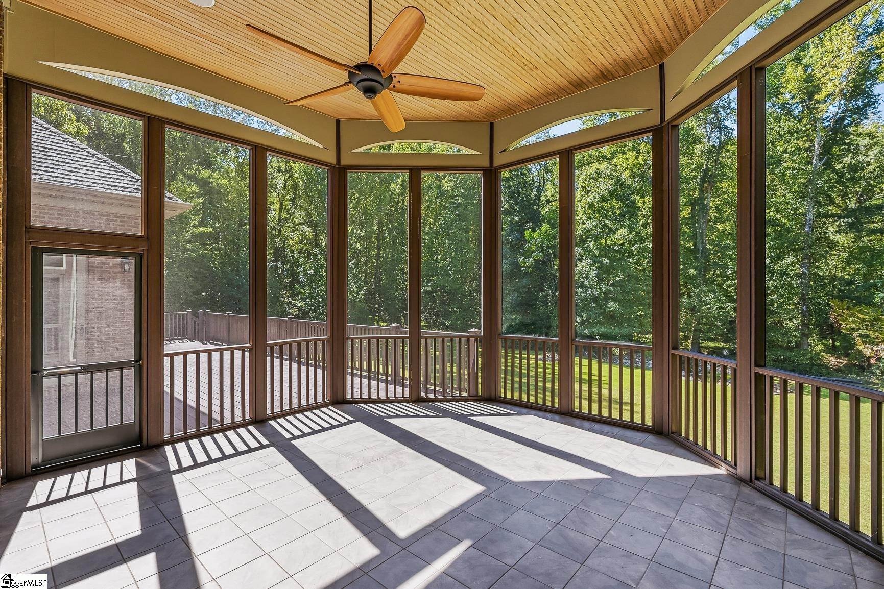 1003 Hobby Lane Property Photo 32