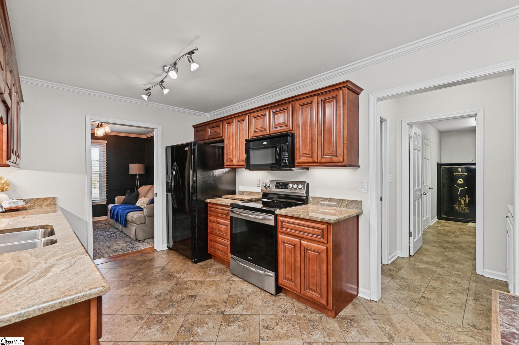 4601 Coach Hill Drive Property Photo 14