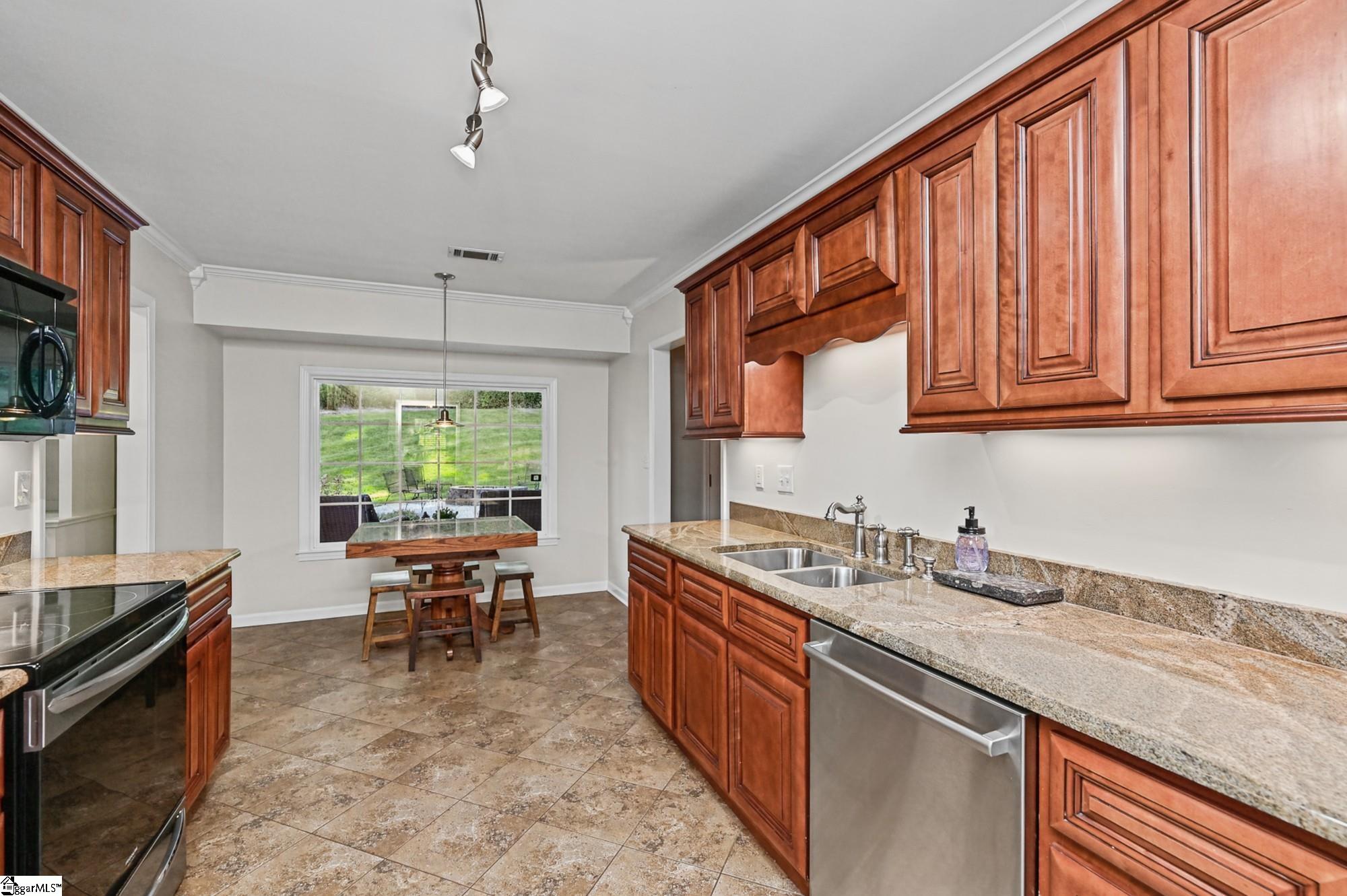 4601 Coach Hill Drive Property Photo 15