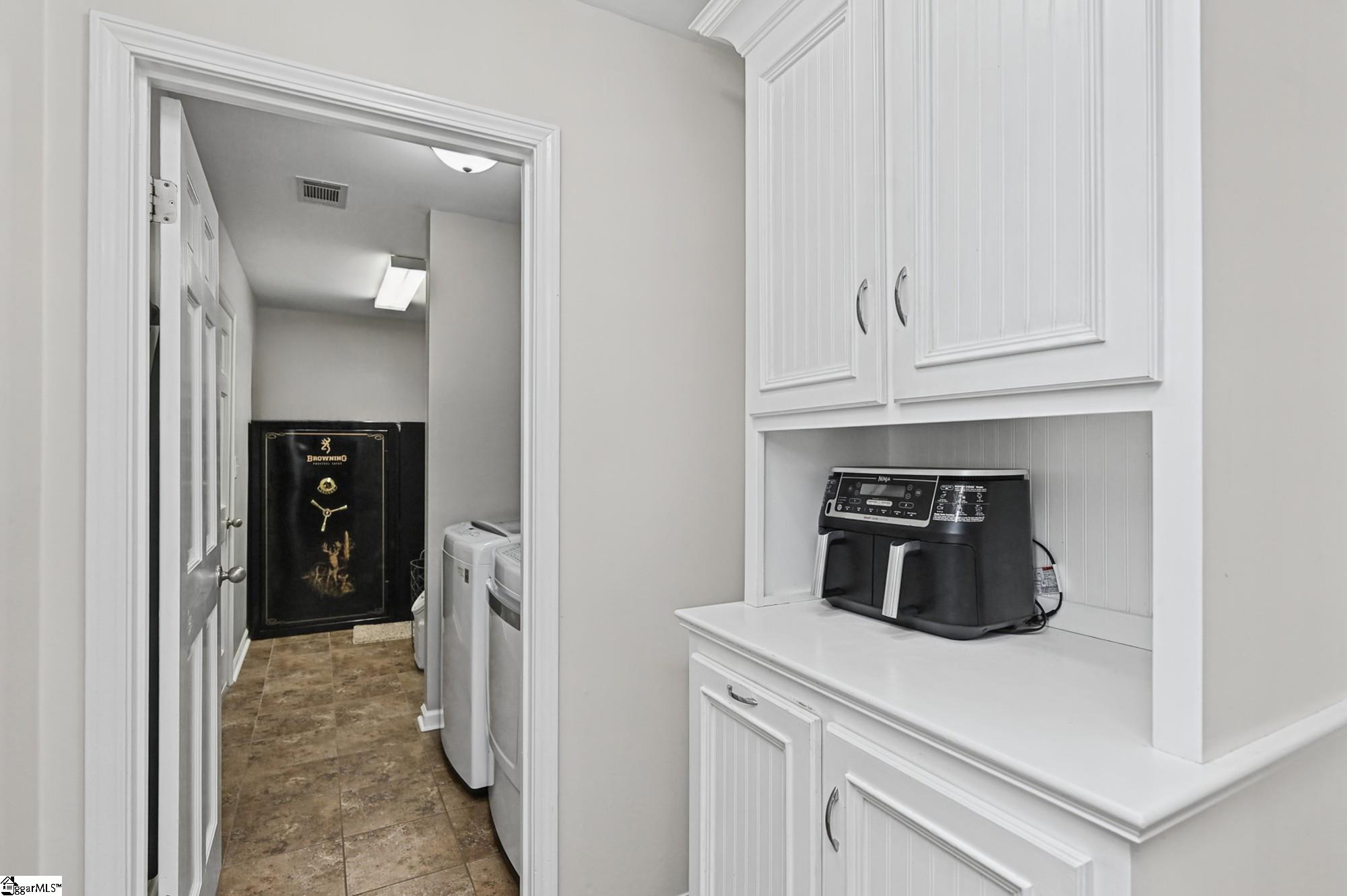 4601 Coach Hill Drive Property Photo 17