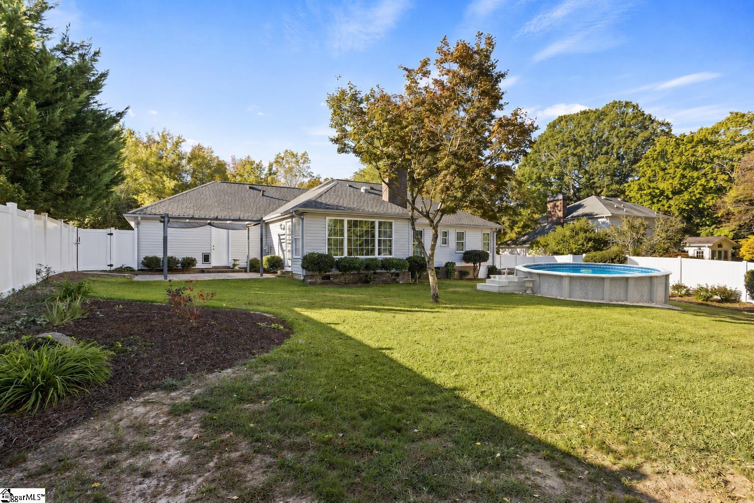 8 Oak Tree Drive Property Photo 2