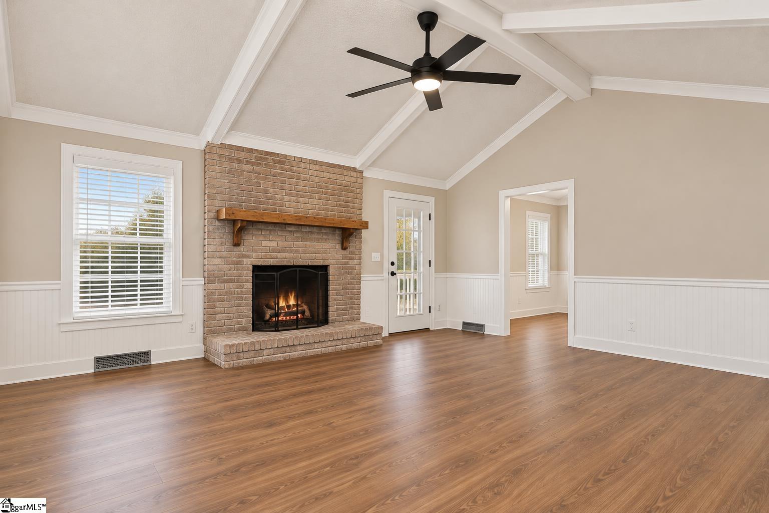 8 Oak Tree Drive Property Photo 6