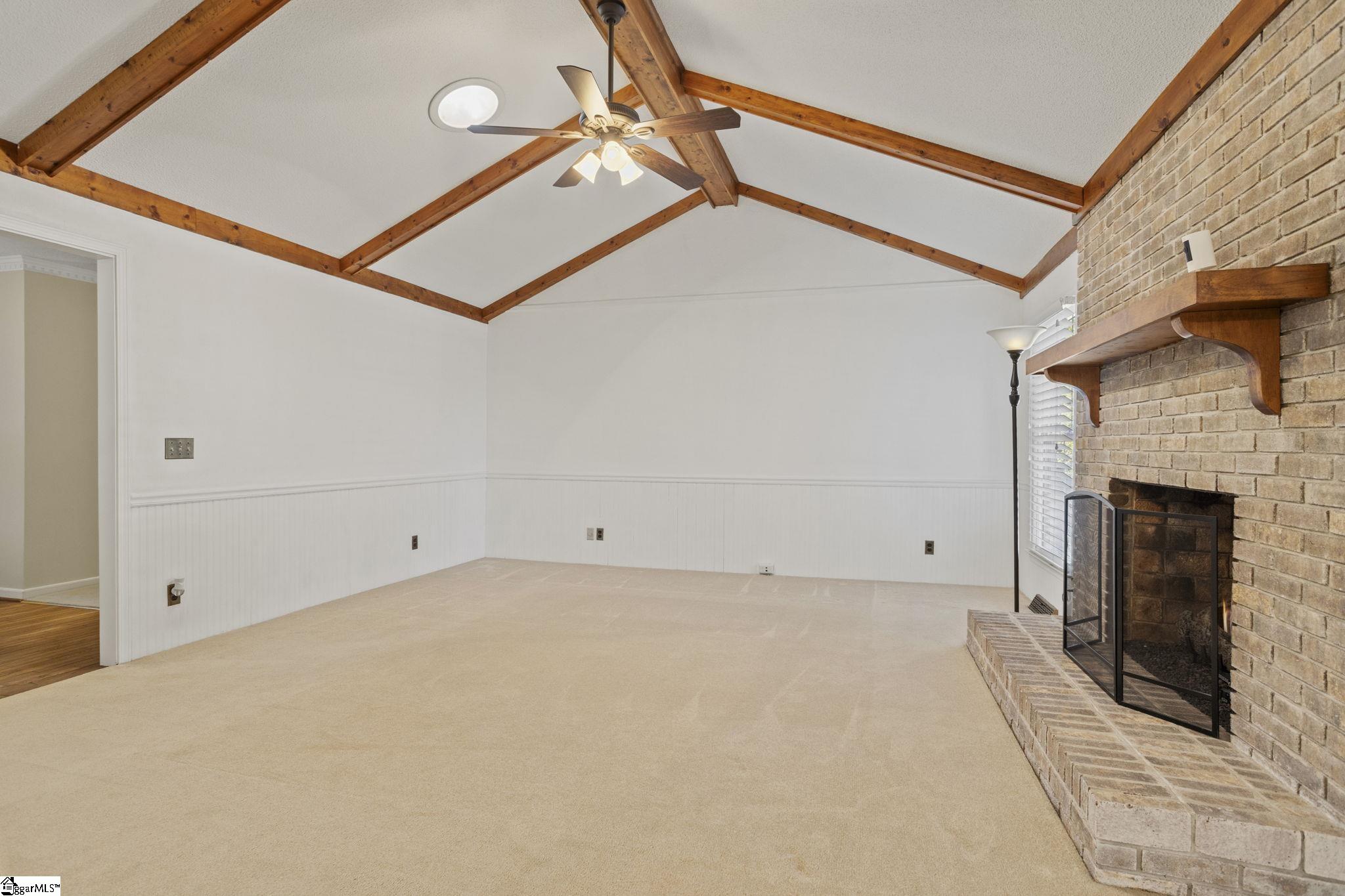 8 Oak Tree Drive Property Photo 7