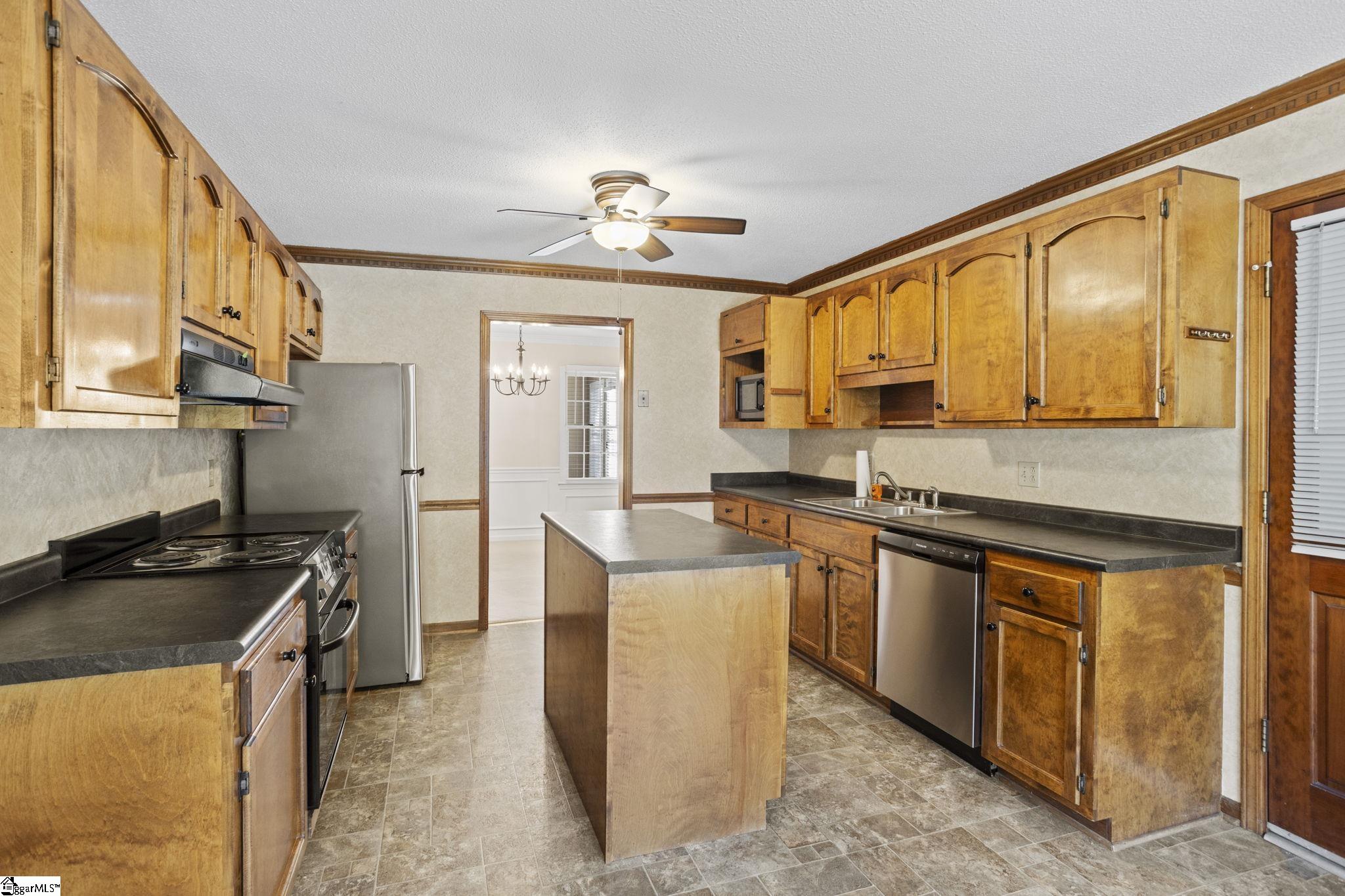 8 Oak Tree Drive Property Photo 9