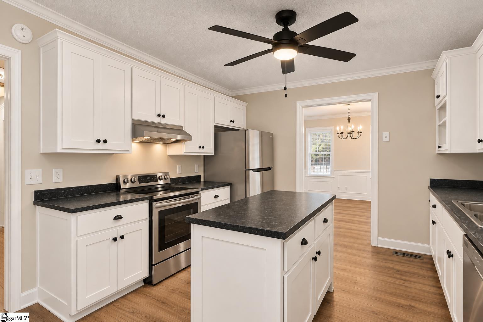 8 Oak Tree Drive Property Photo 12