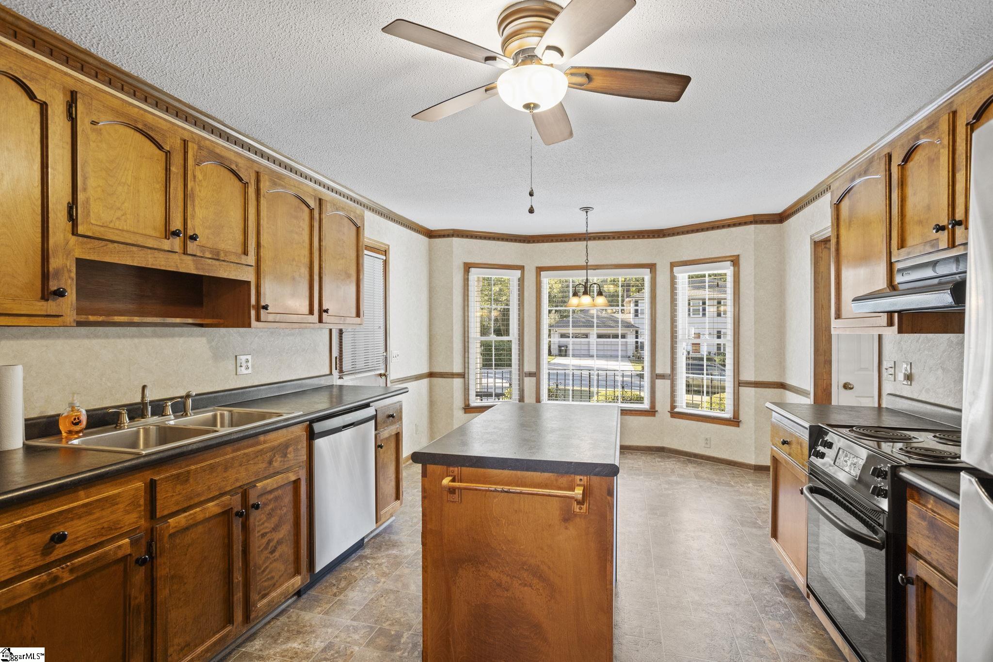 8 Oak Tree Drive Property Photo 13