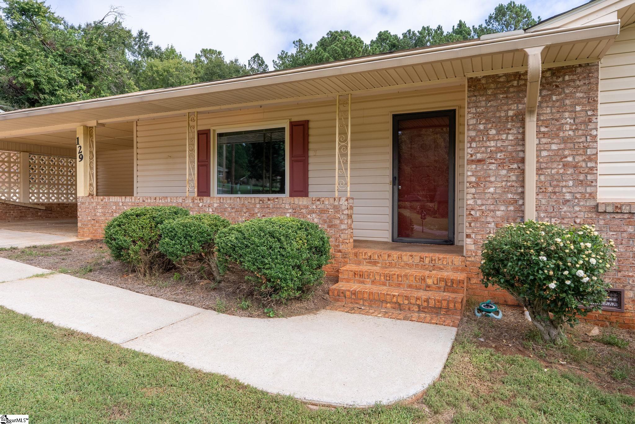 129 Dorr Circle Property Photo 2