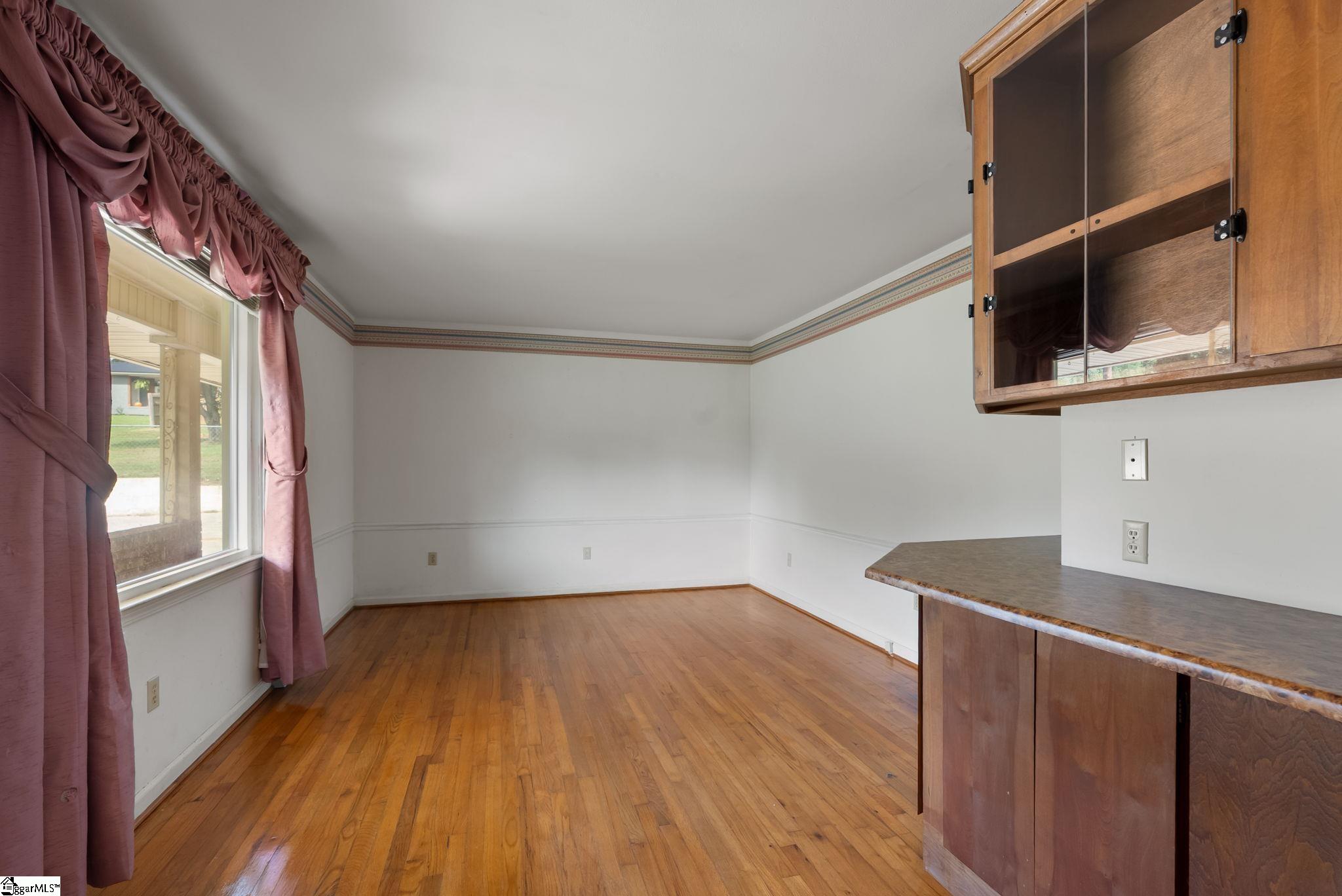 129 Dorr Circle Property Photo 3