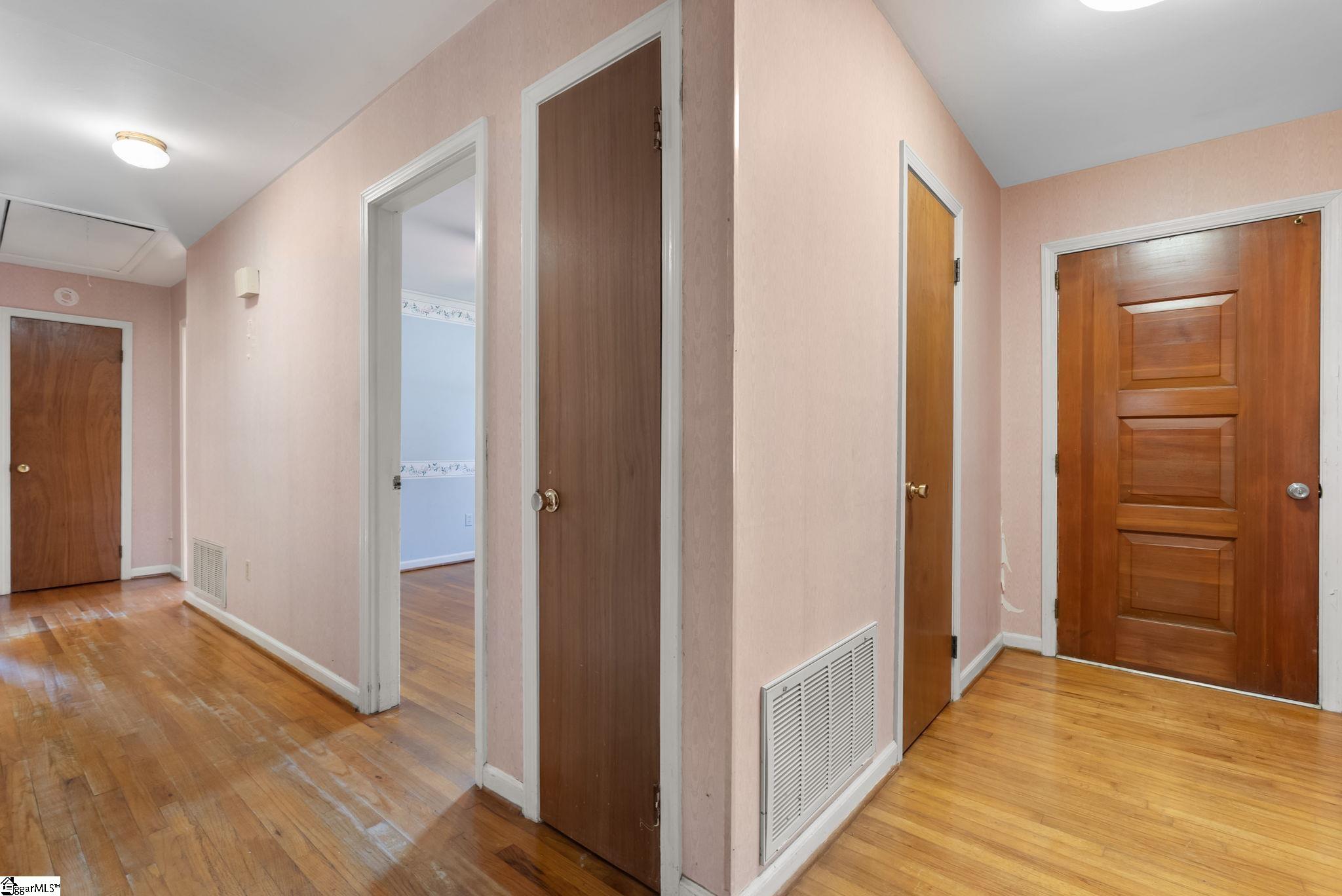 129 Dorr Circle Property Photo 5