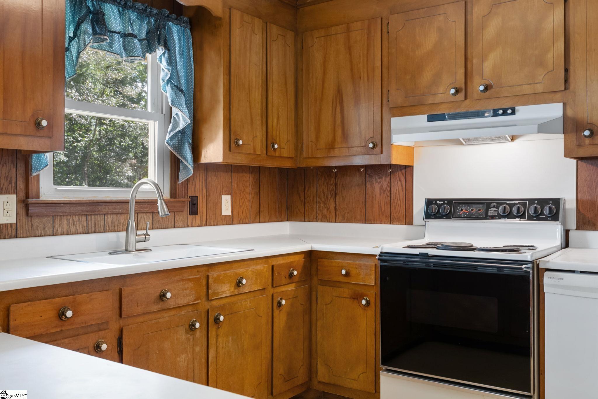 129 Dorr Circle Property Photo 7