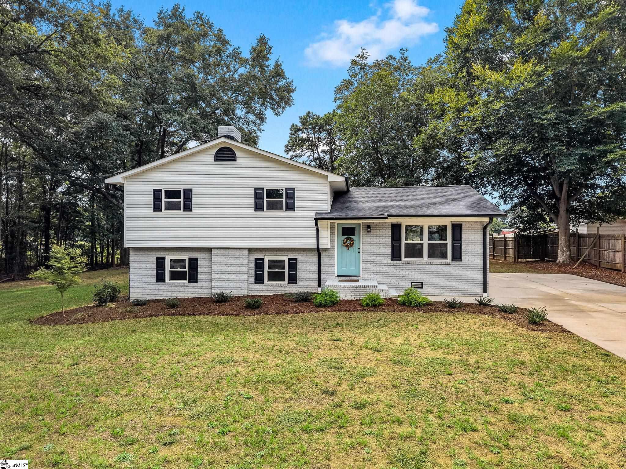 304 Scenic View Road Property Photo 1
