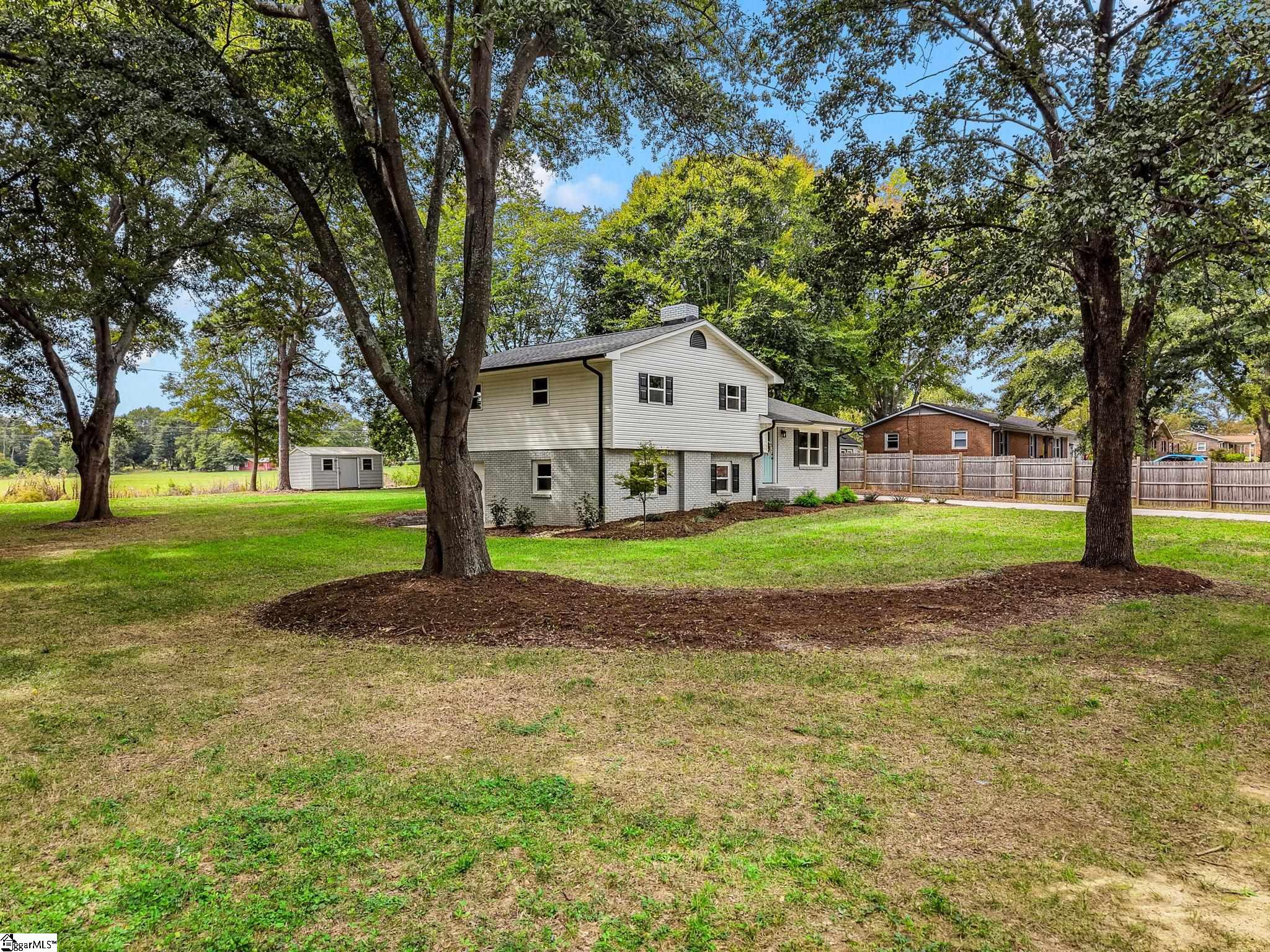 304 Scenic View Road Property Photo 2