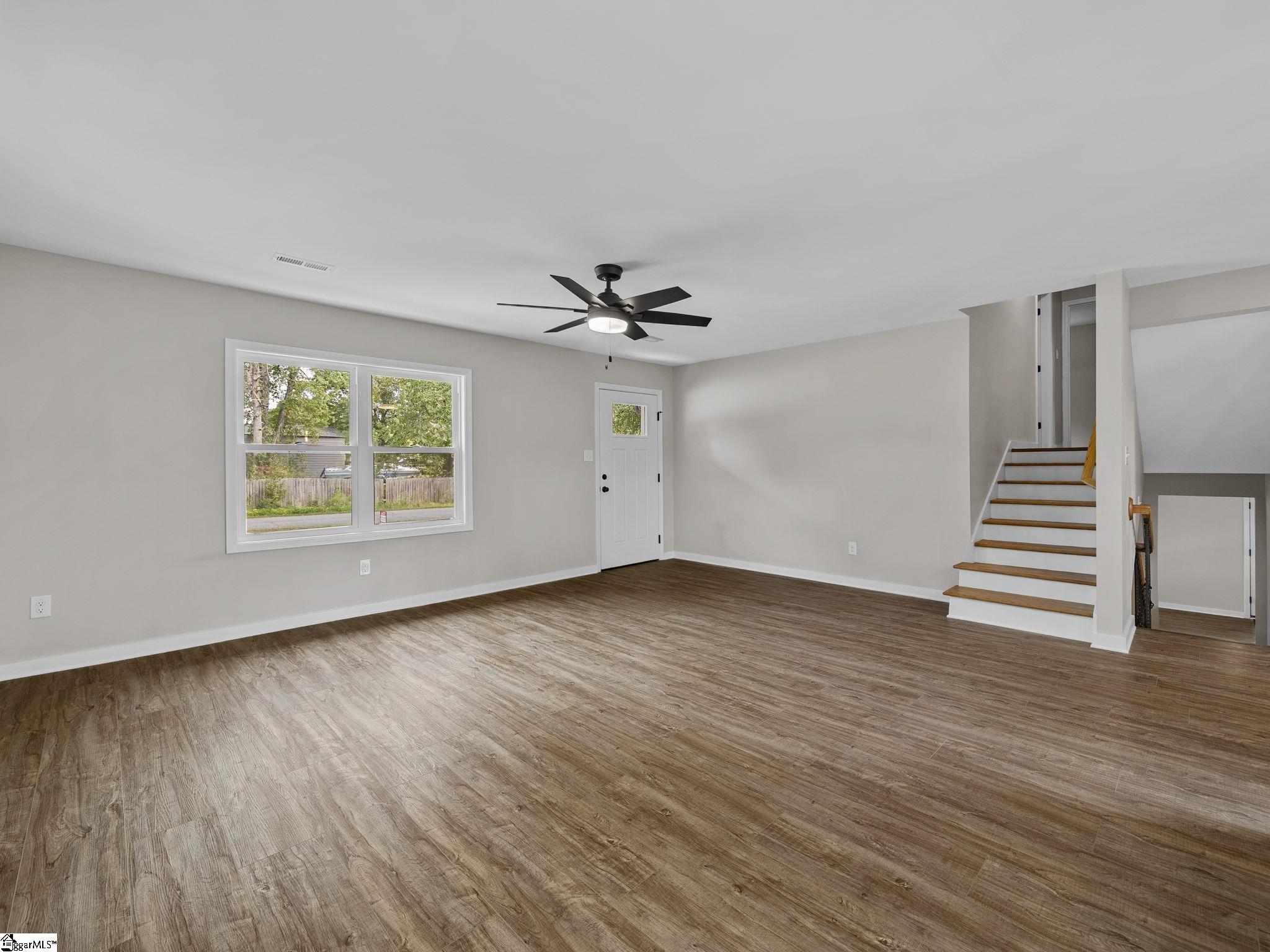 304 Scenic View Road Property Photo 6