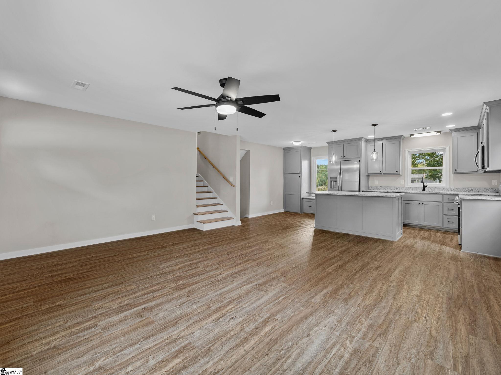 304 Scenic View Road Property Photo 8