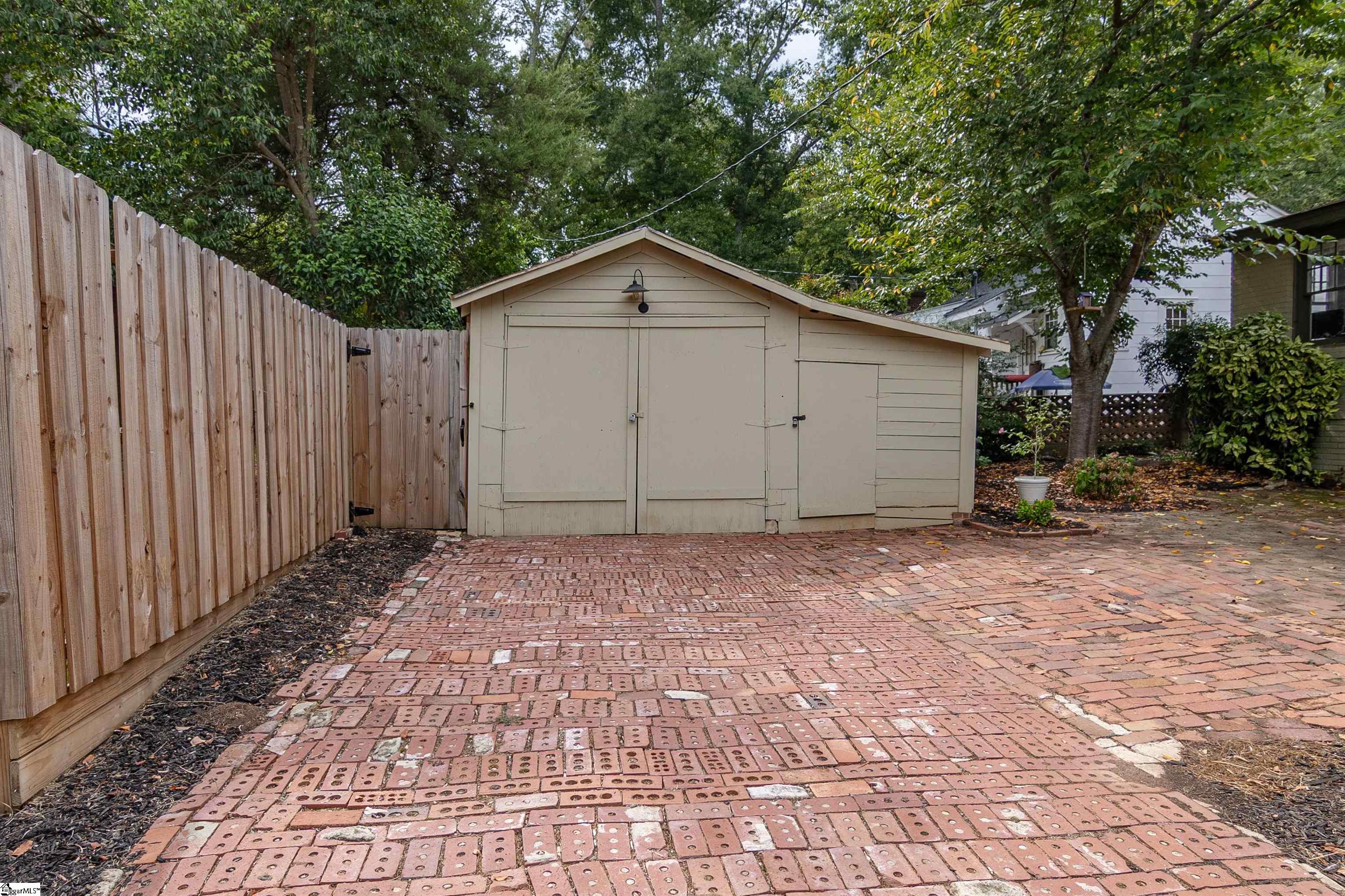 820 Gadsden Square Property Photo 30