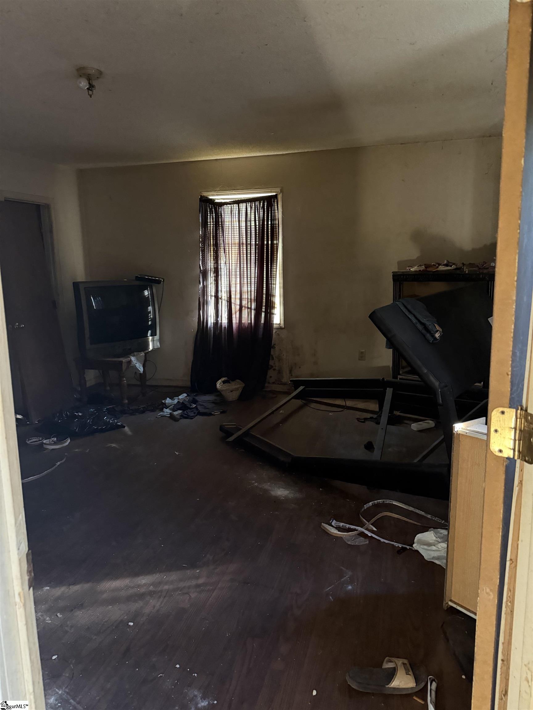 407 Plus Court Property Photo 3