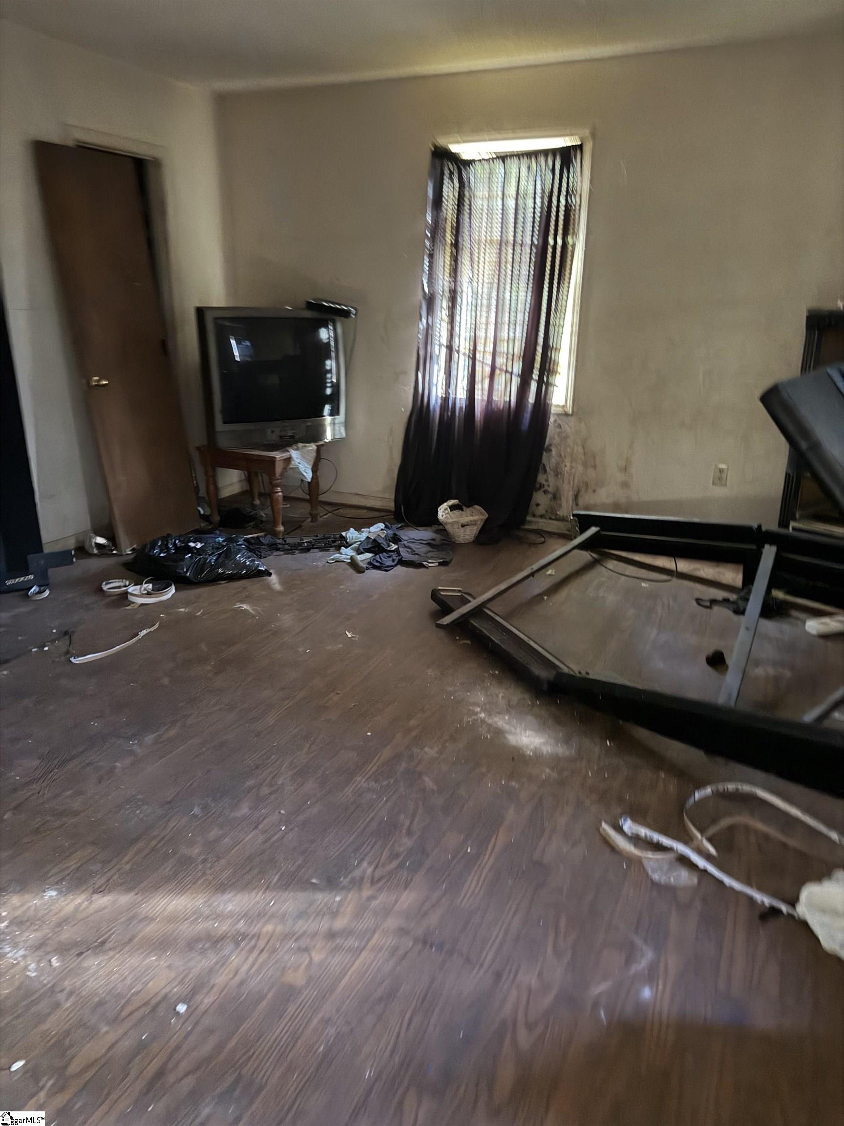 407 Plus Court Property Photo 4