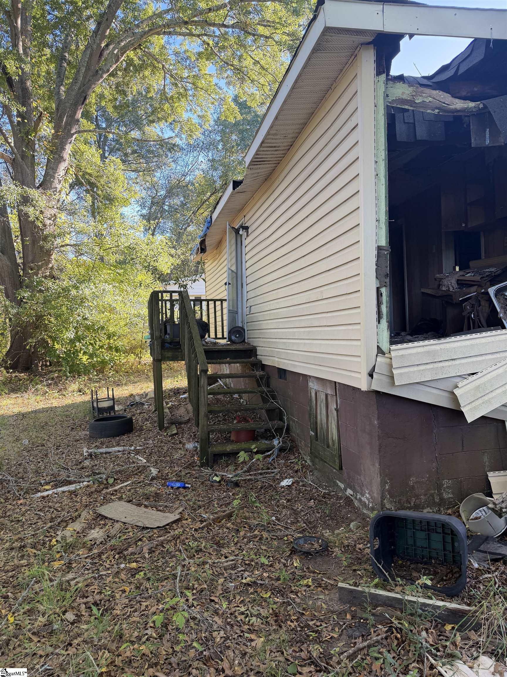 407 Plus Court Property Photo 6