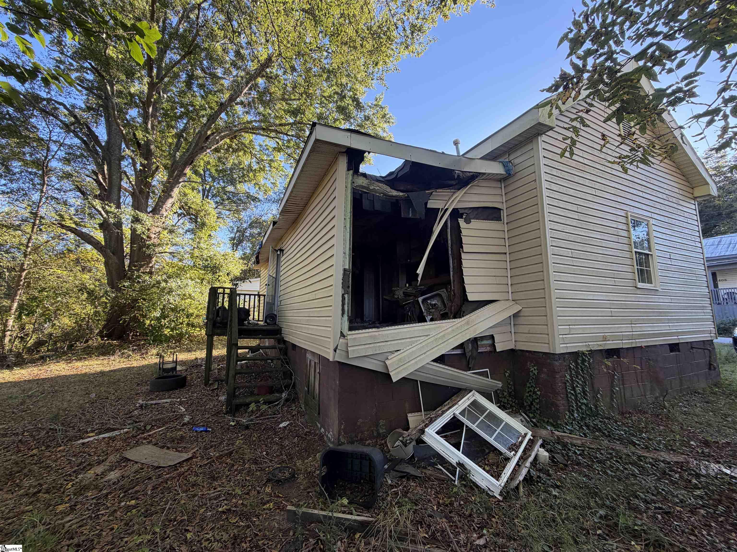 407 Plus Court Property Photo 8