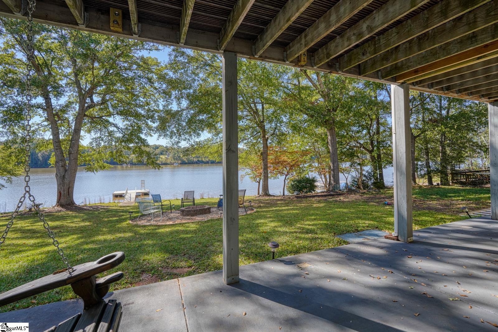 200 S Pointe Property Photo 3