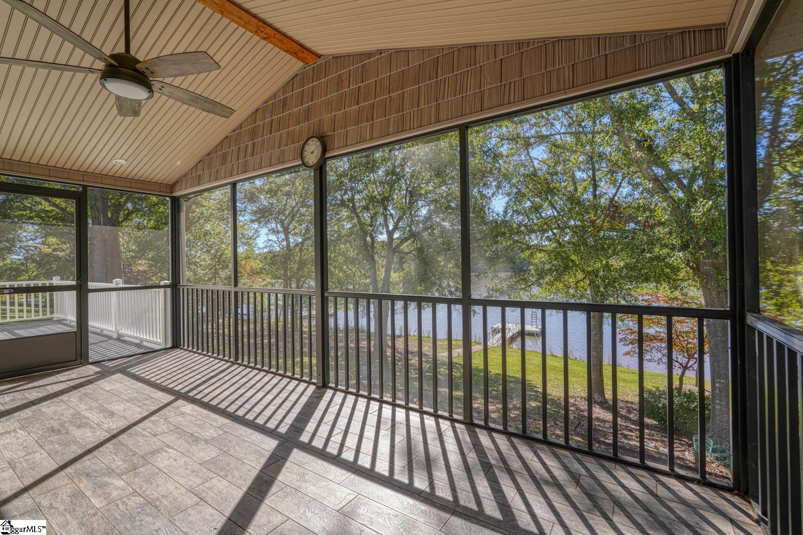 200 S Pointe Property Photo 9