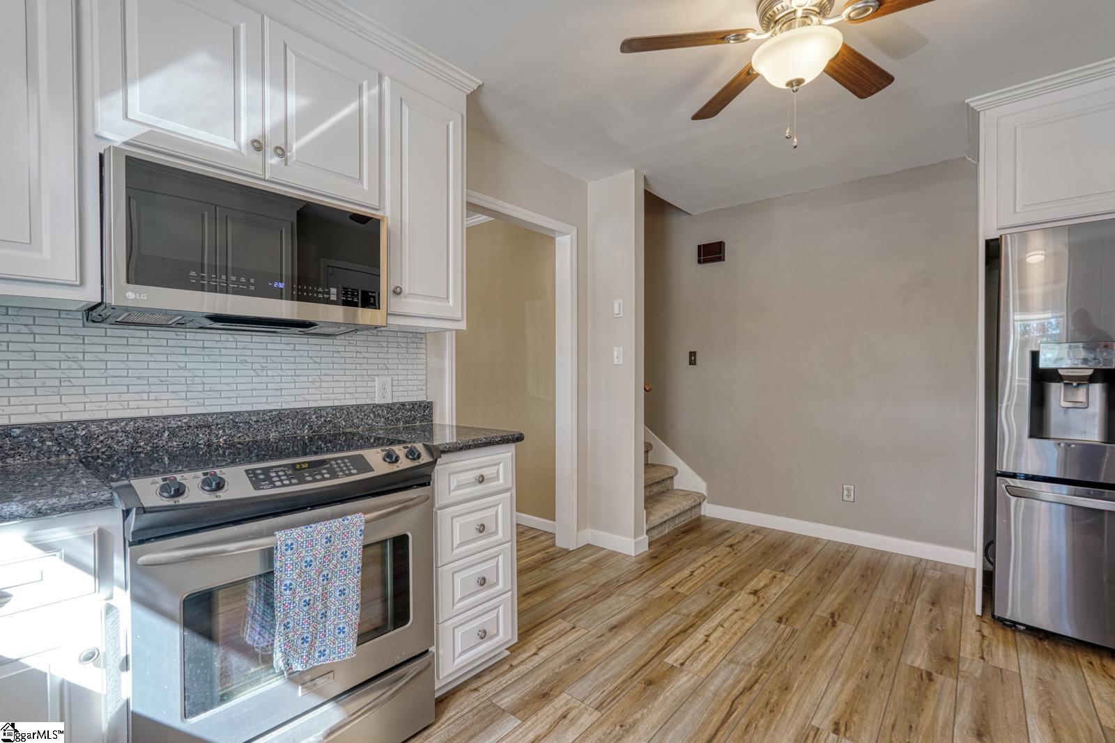 200 S Pointe Property Photo 14