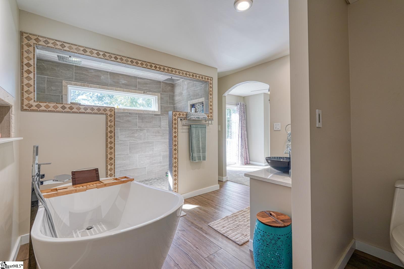 200 S Pointe Property Photo 24