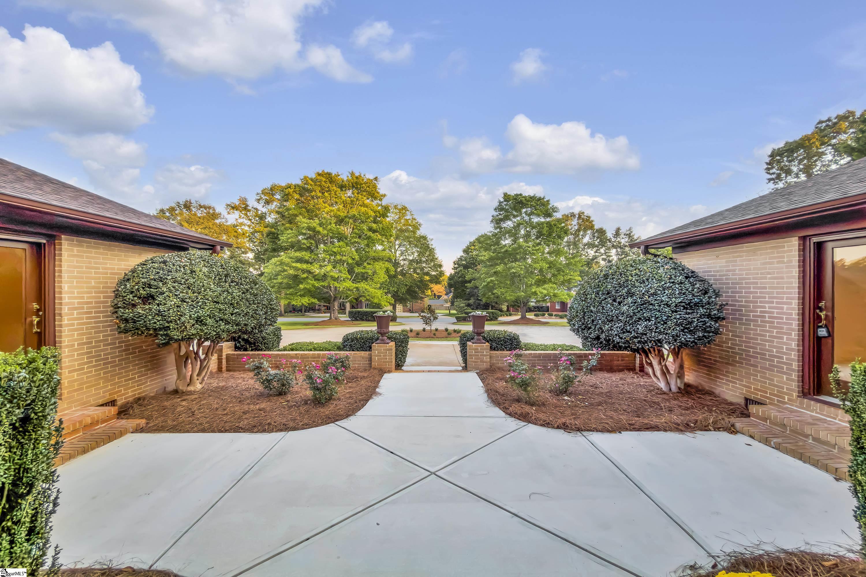 118 Clearcreek Drive Property Photo 6