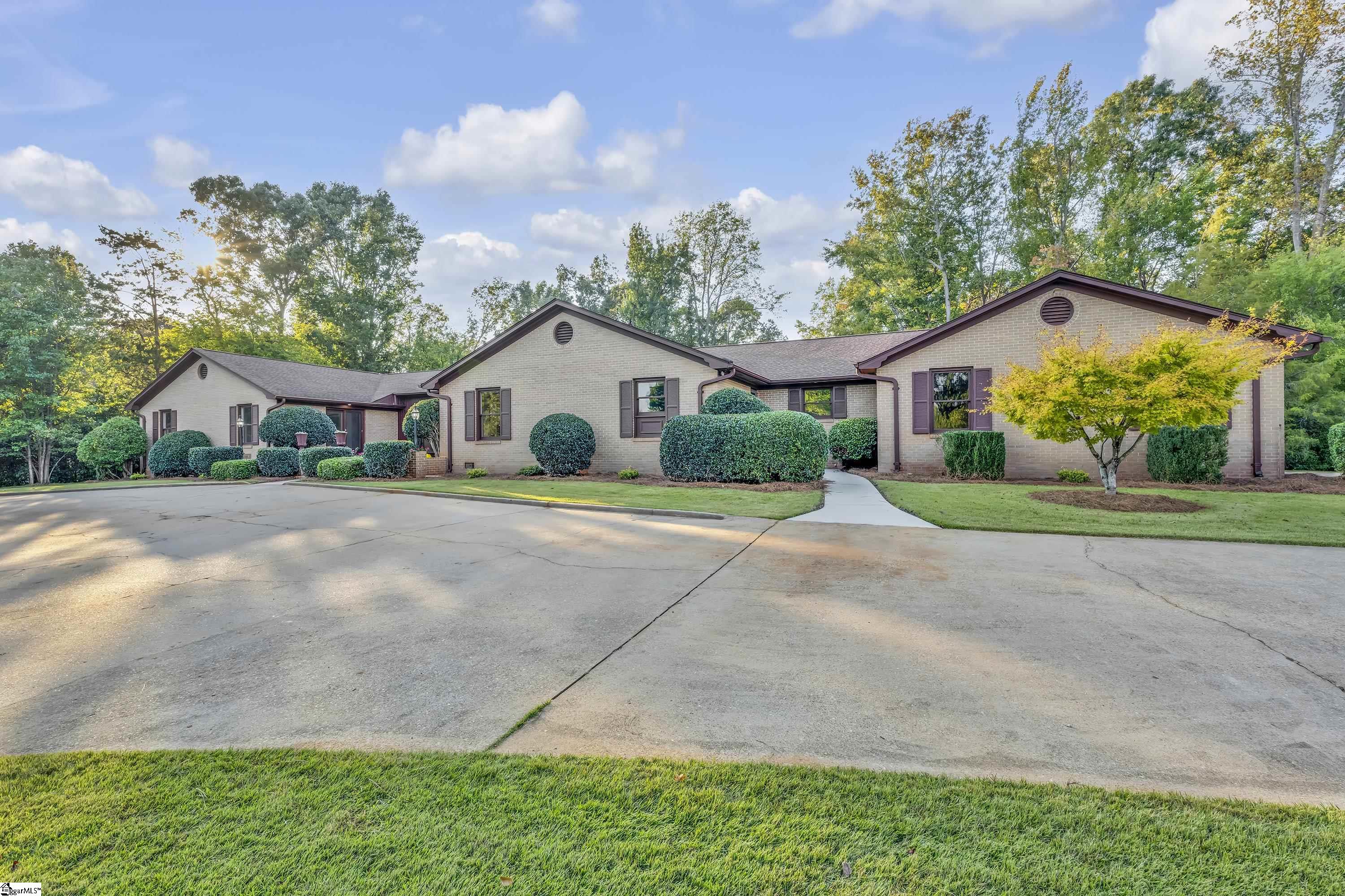 118 Clearcreek Drive Property Photo 8
