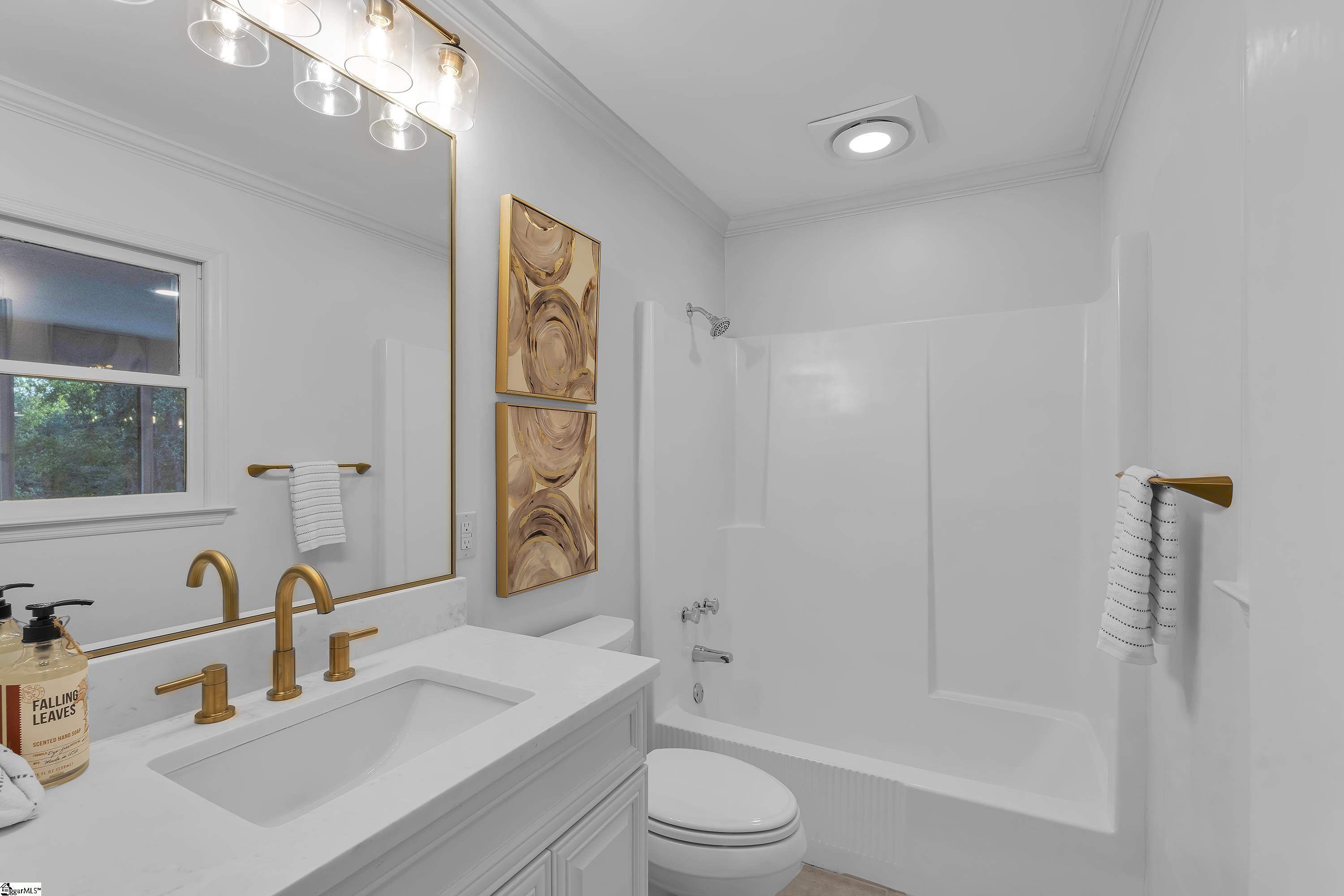 118 Clearcreek Drive Property Photo 28