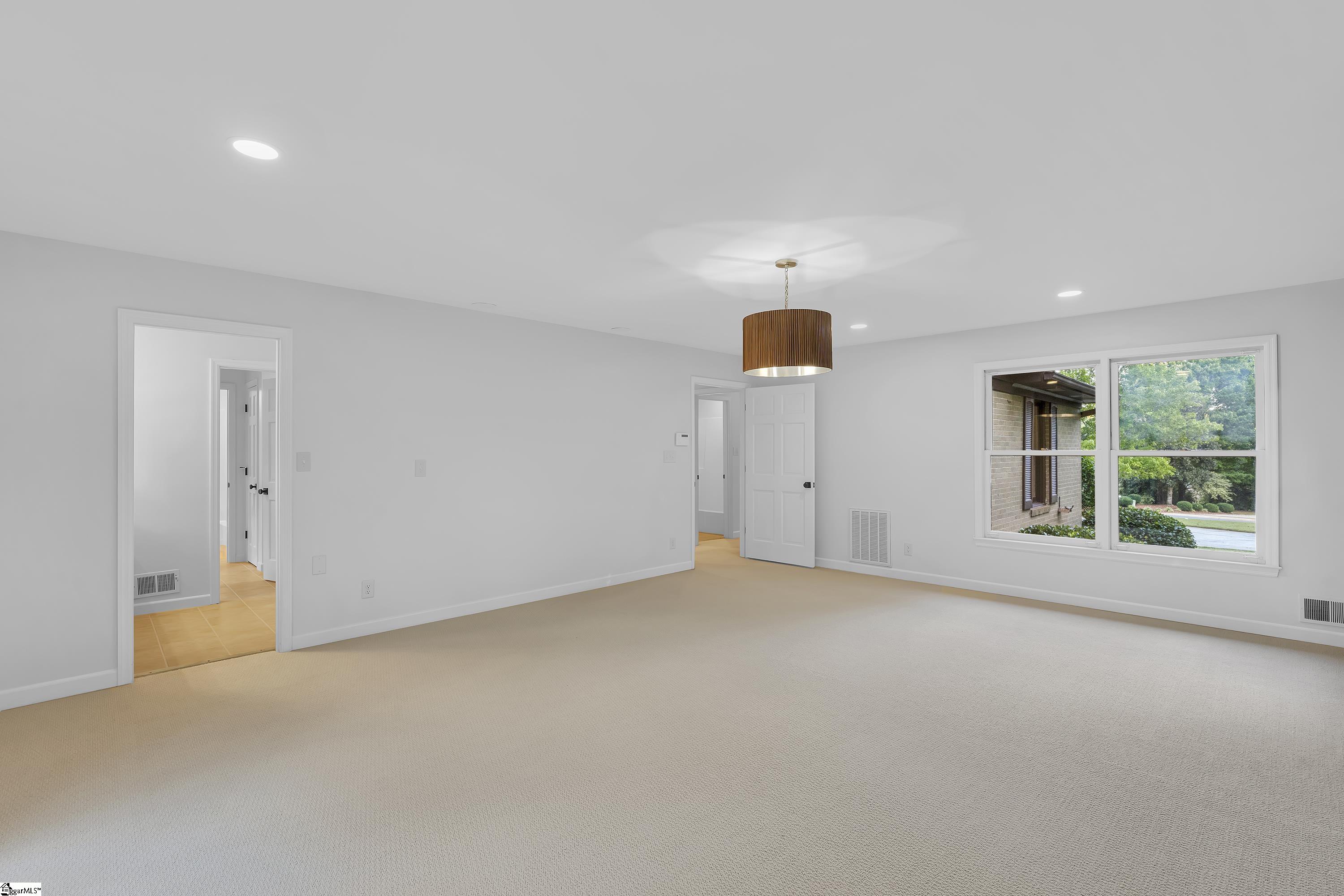 118 Clearcreek Drive Property Photo 33