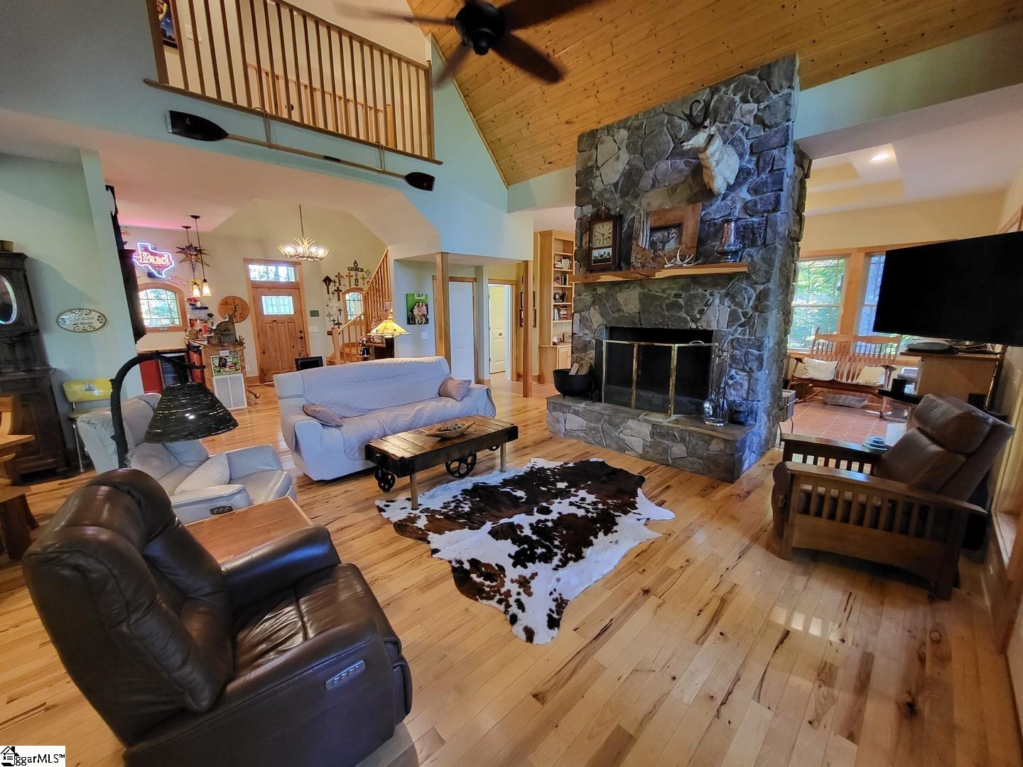 123 Summit Pine Property Photo 8