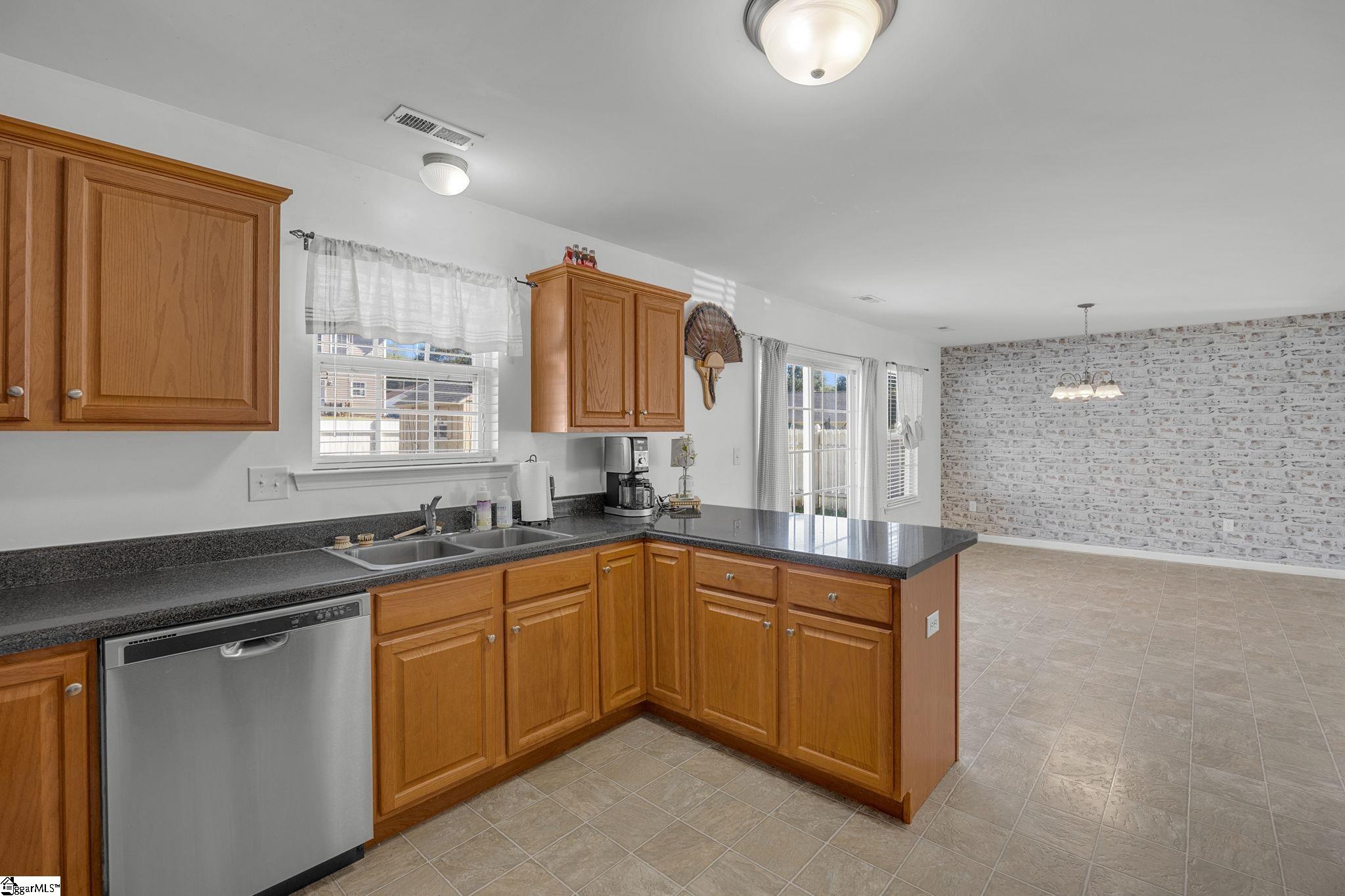 126 Maximus Drive Property Photo 8