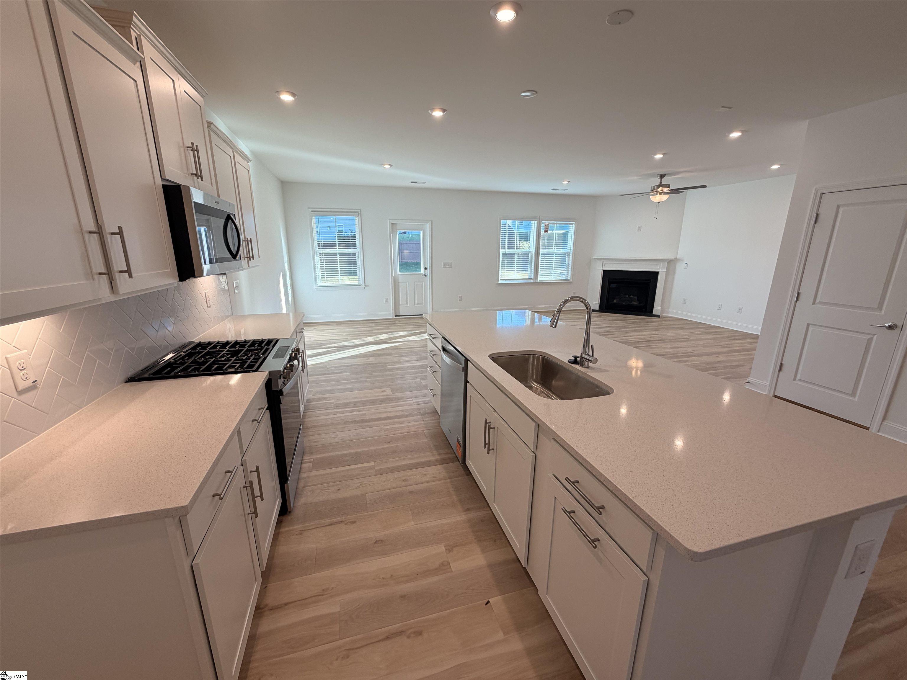 1026 Whitefox Drive Property Photo 4