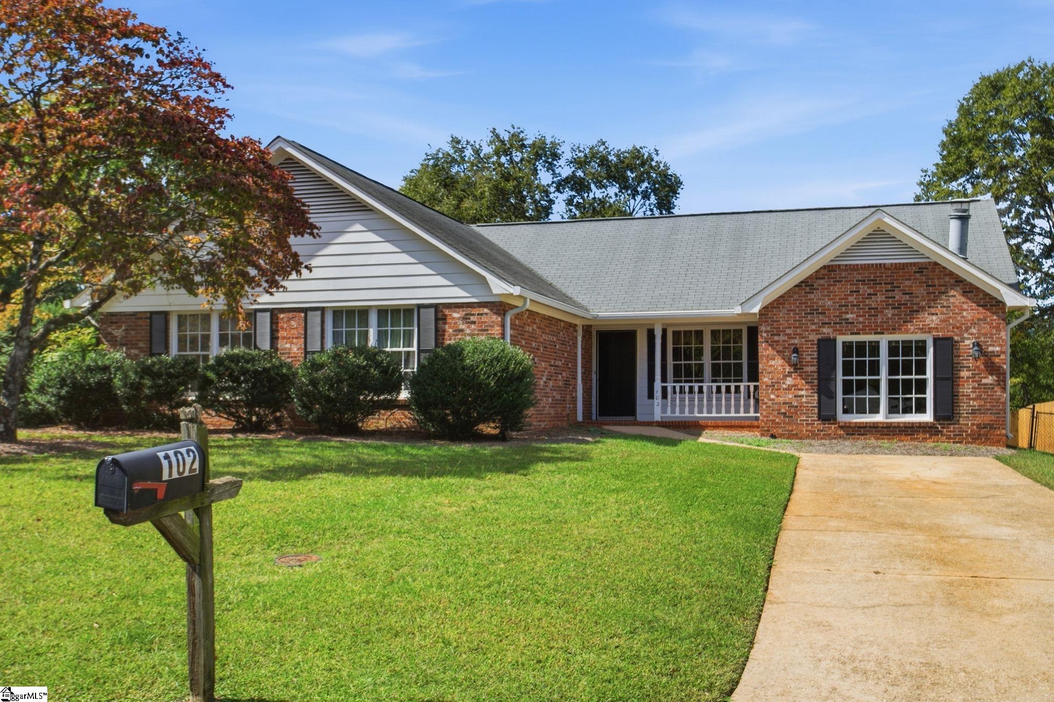 102 Ambergate Circle Property Photo 1