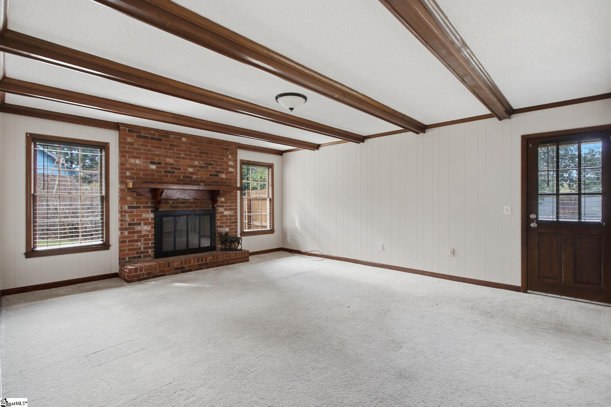 102 Ambergate Circle Property Photo 7