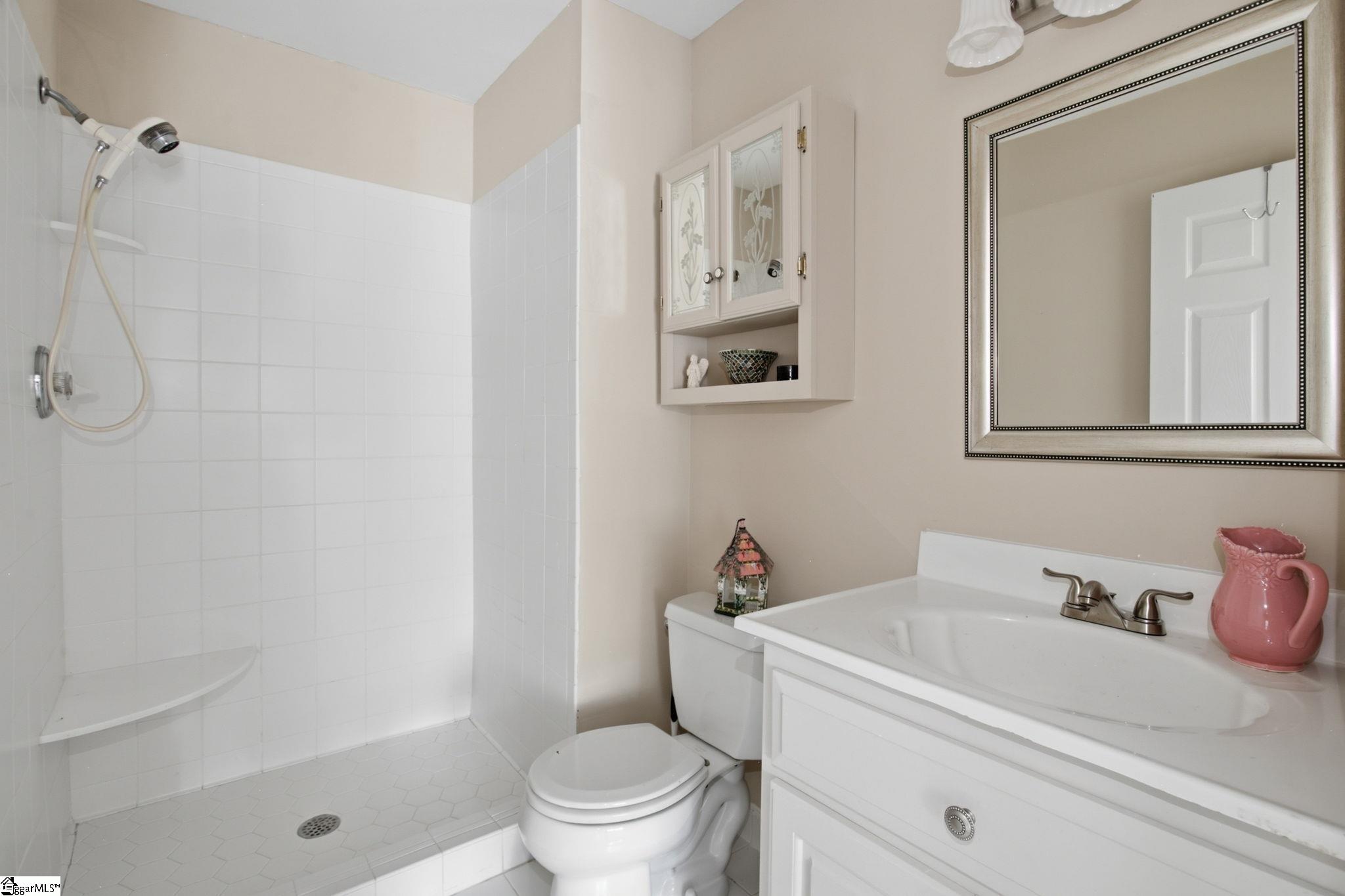 102 Ambergate Circle Property Photo 41