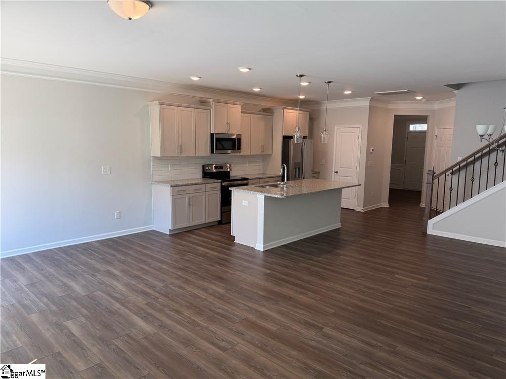 126 Muir Way Property Photo 8