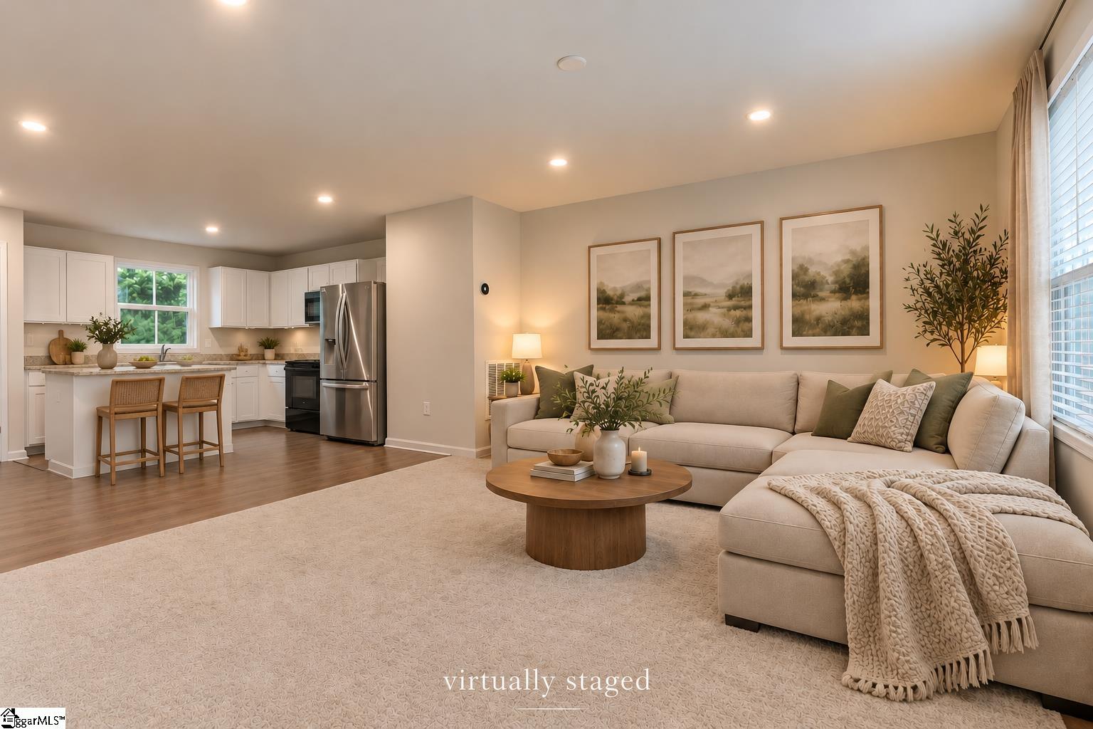 2085 Evanston Drive Property Photo 6