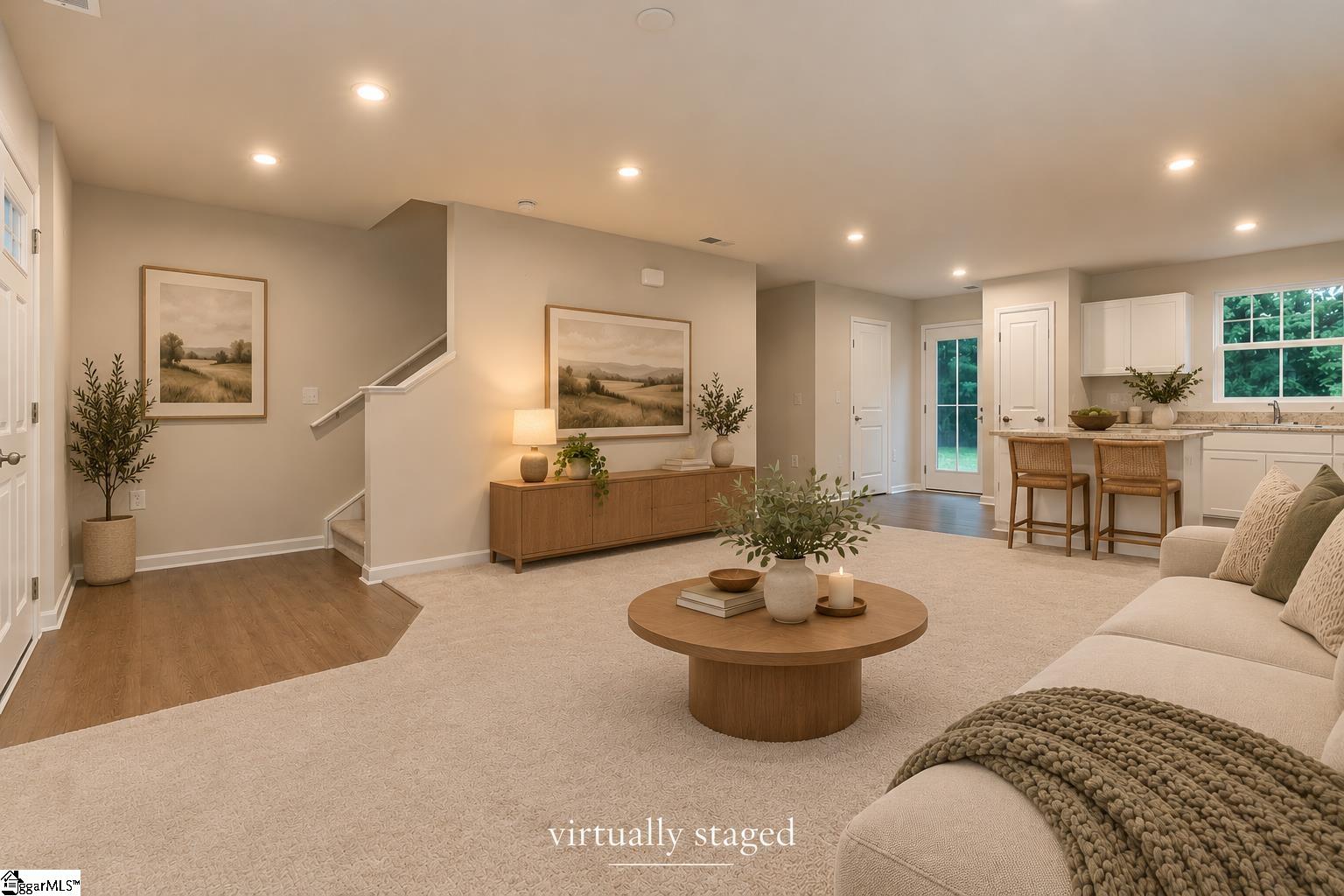 2085 Evanston Drive Property Photo 8