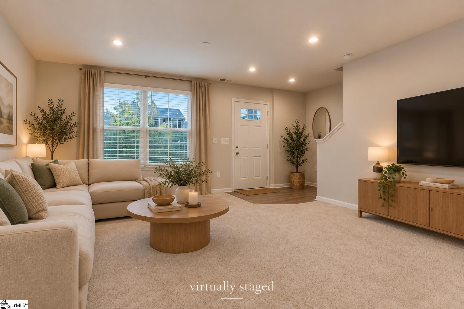 2085 Evanston Drive Property Photo 10