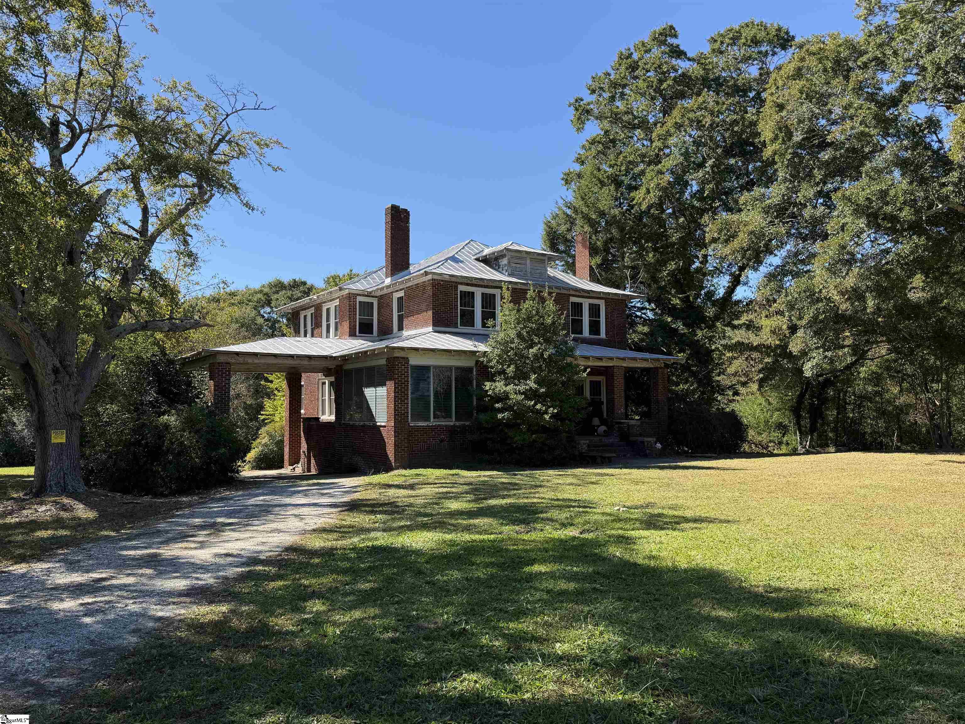 9102 Old Laurens Road Property Photo 5