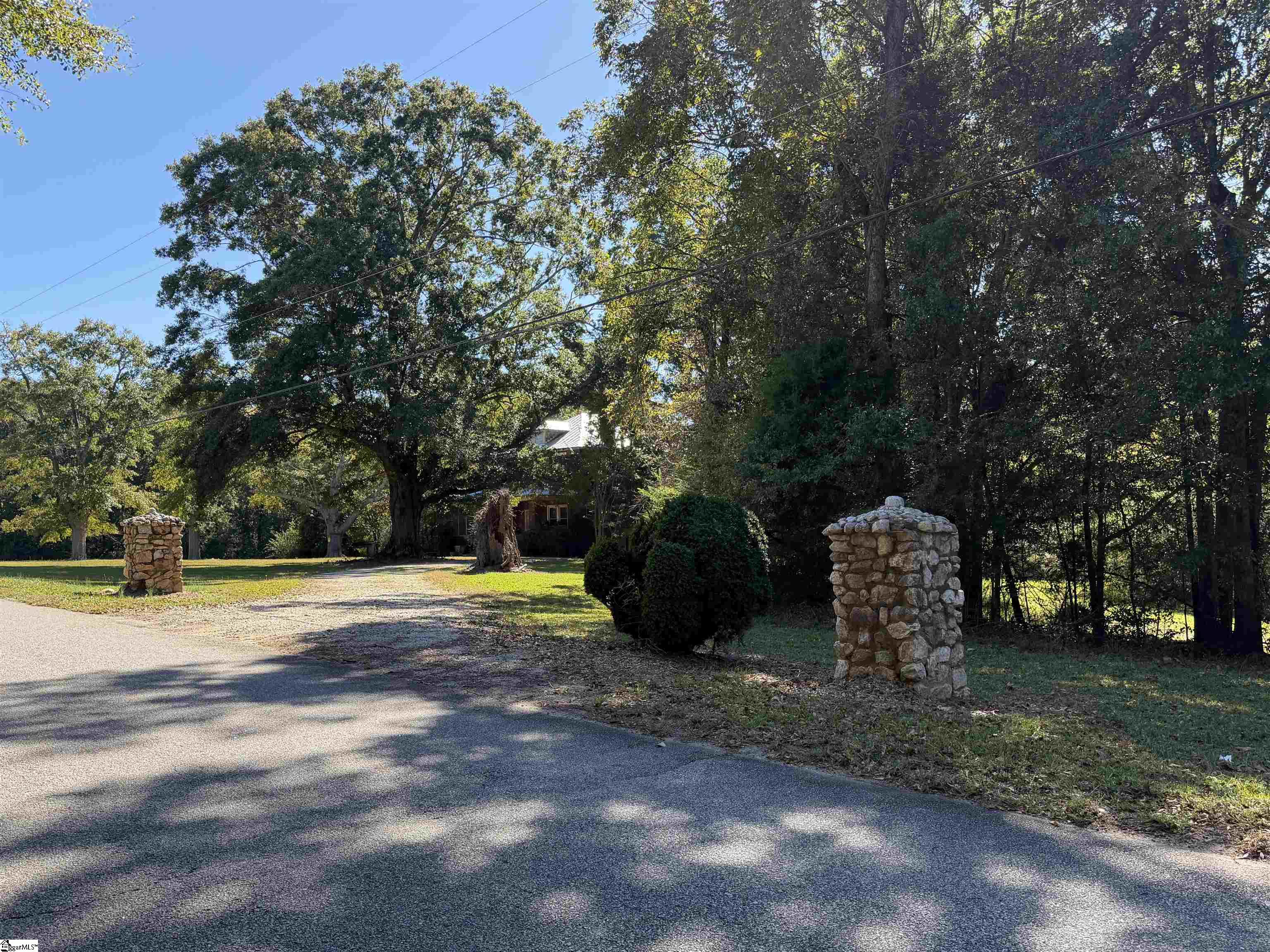 9102 Old Laurens Road Property Photo 8