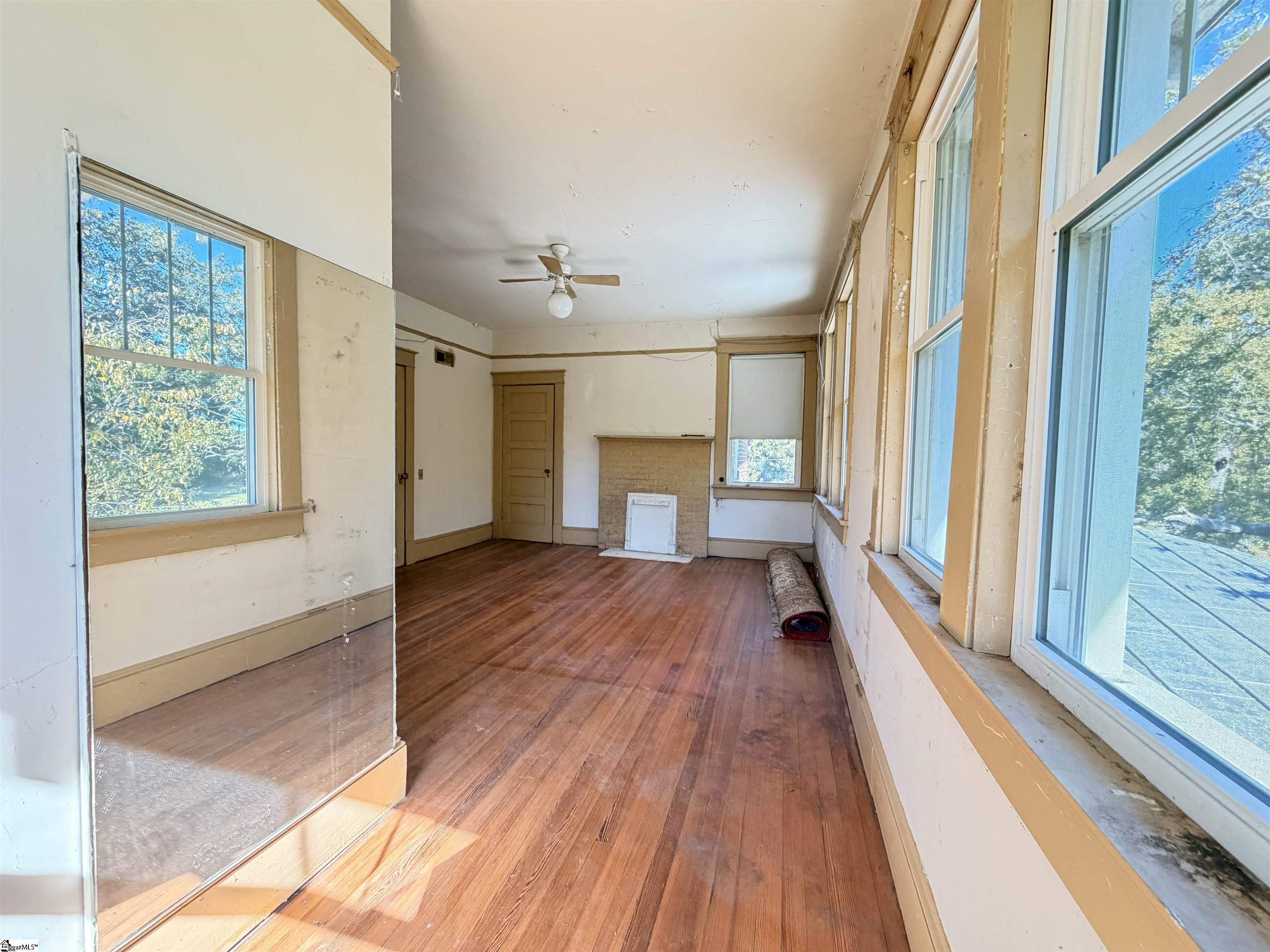9102 Old Laurens Road Property Photo 23